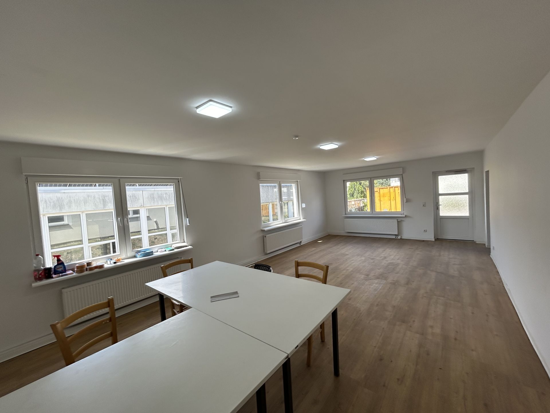 Immobilienangebot - Detmold / Spork-Eichenholz - Gewerbe - Modernisierte Doppelhalle mit Büro-/Sozialräumen