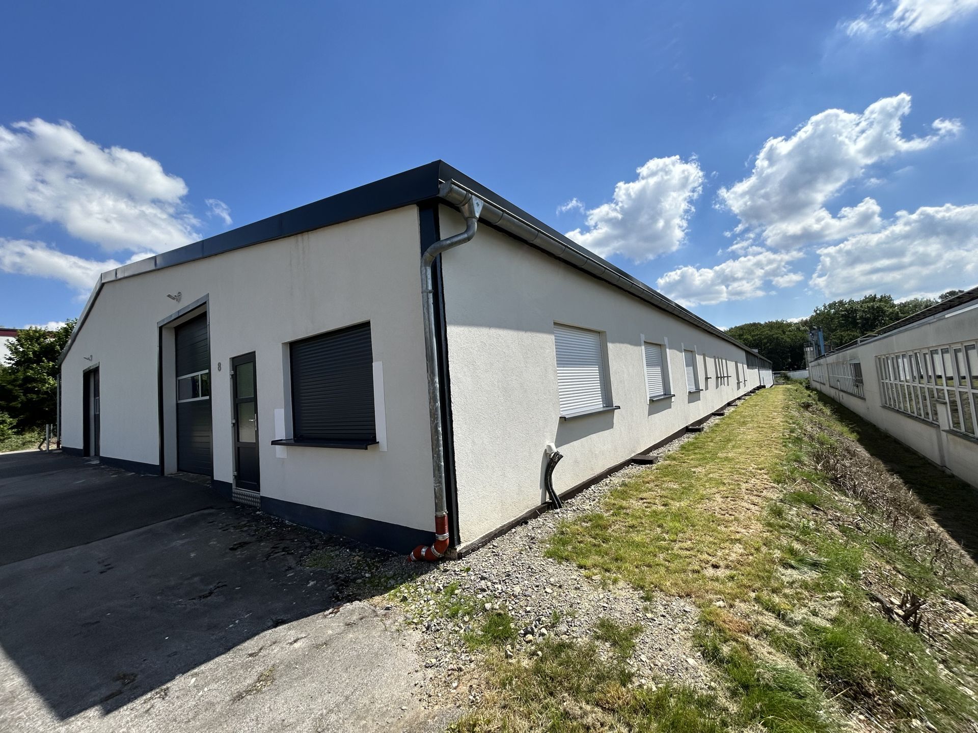 Immobilienangebot - Detmold / Spork-Eichenholz - Gewerbe - Modernisierte Doppelhalle mit Büro-/Sozialräumen