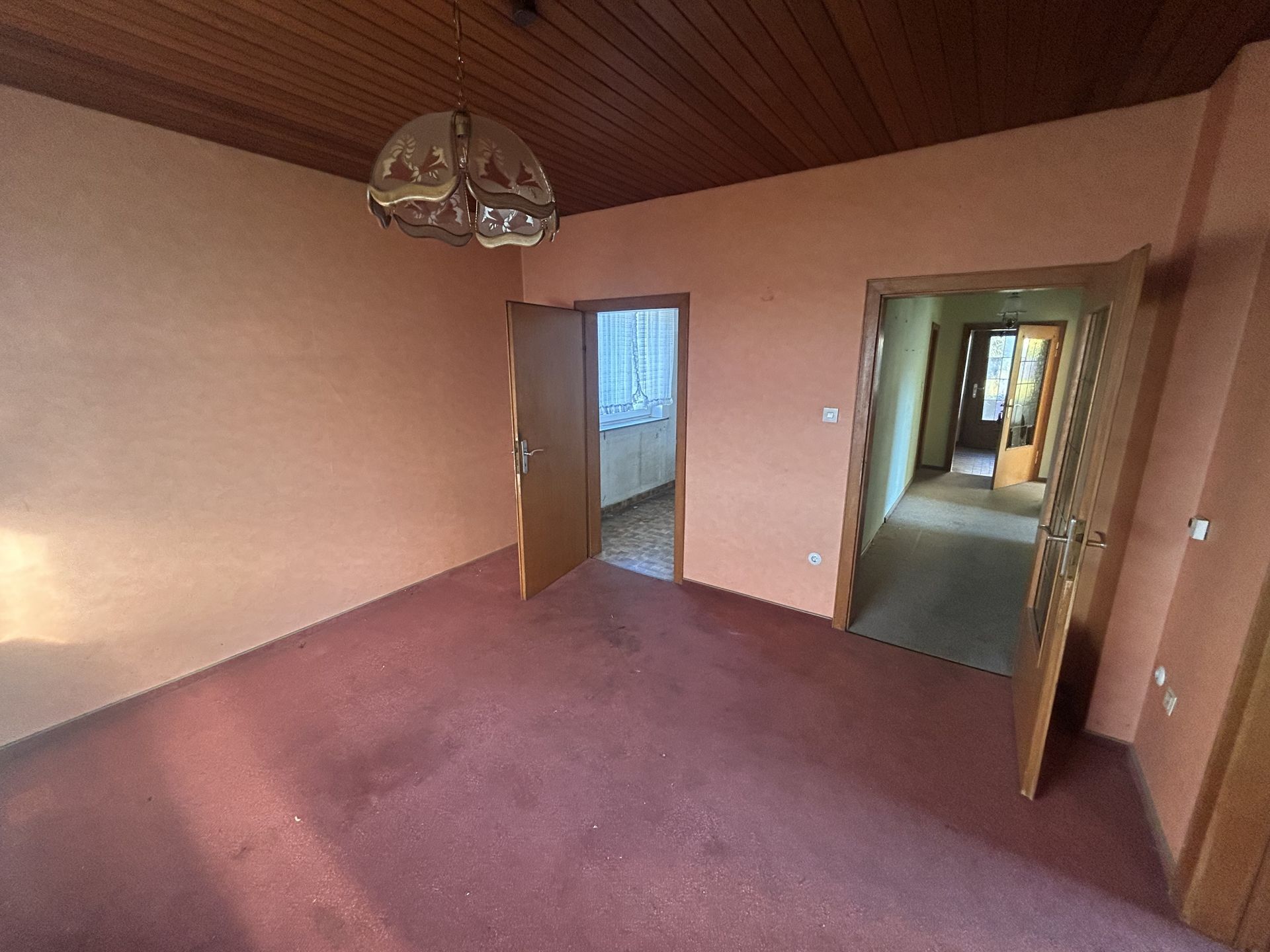 Immobilienangebot - Salzkotten - Alle - Solides Haus wartet auf Ihre Ideen!