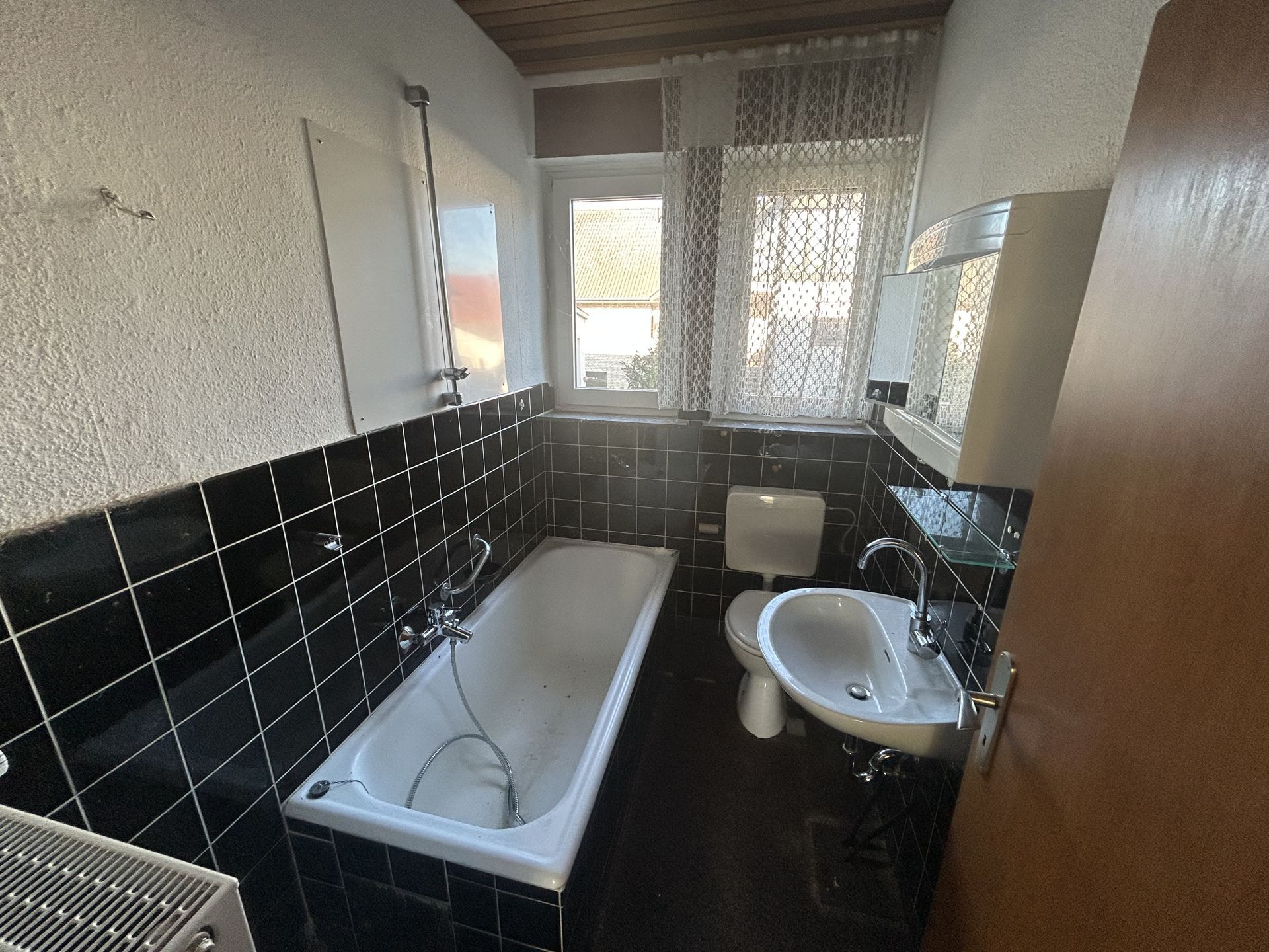 Immobilienangebot - Salzkotten - Alle - Solides Haus wartet auf Ihre Ideen!
