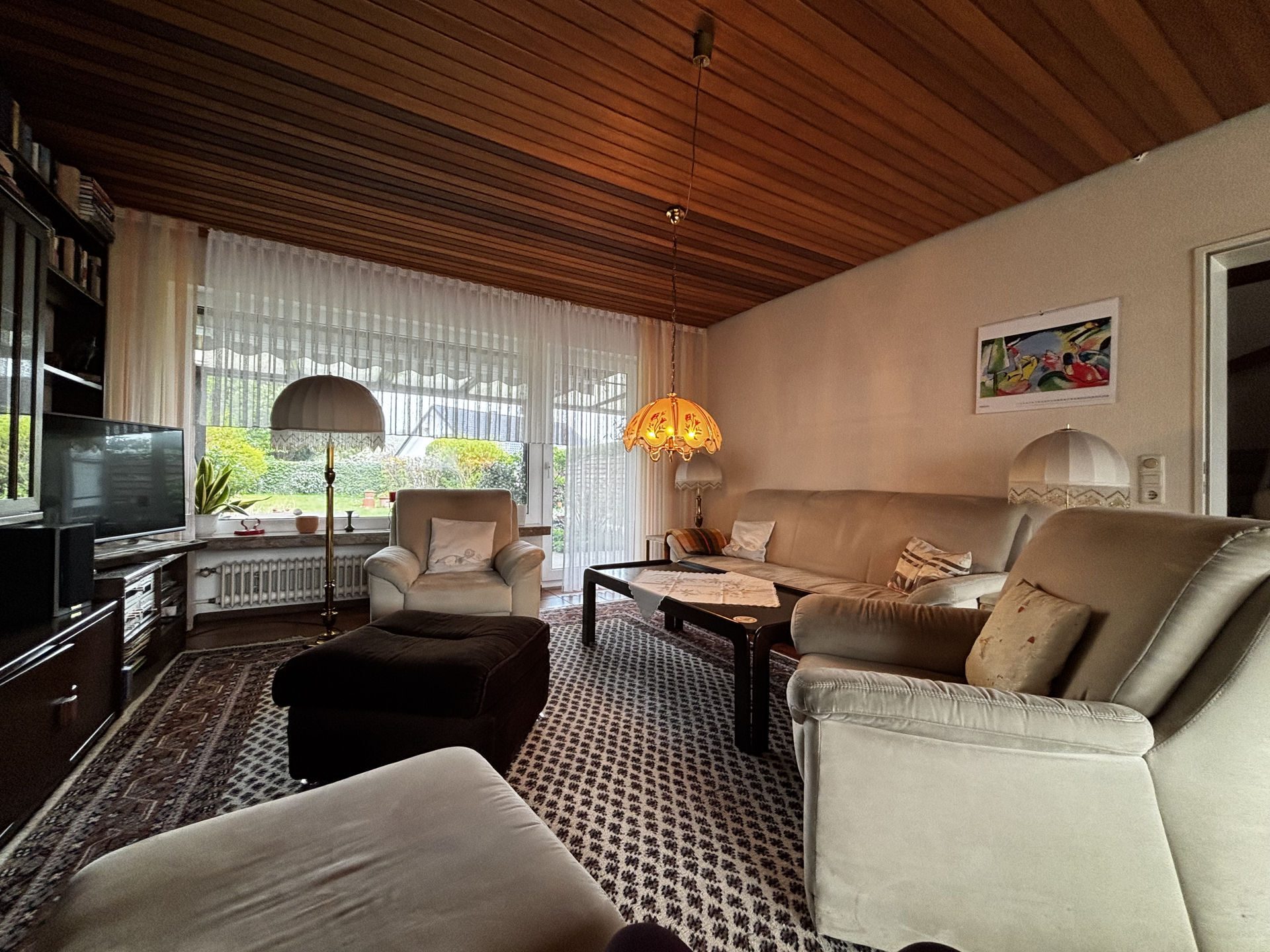 Immobilienangebot - Lage - Alle - Reihenendhaus in attraktiver Lage wartet auf neuen Glanz!
