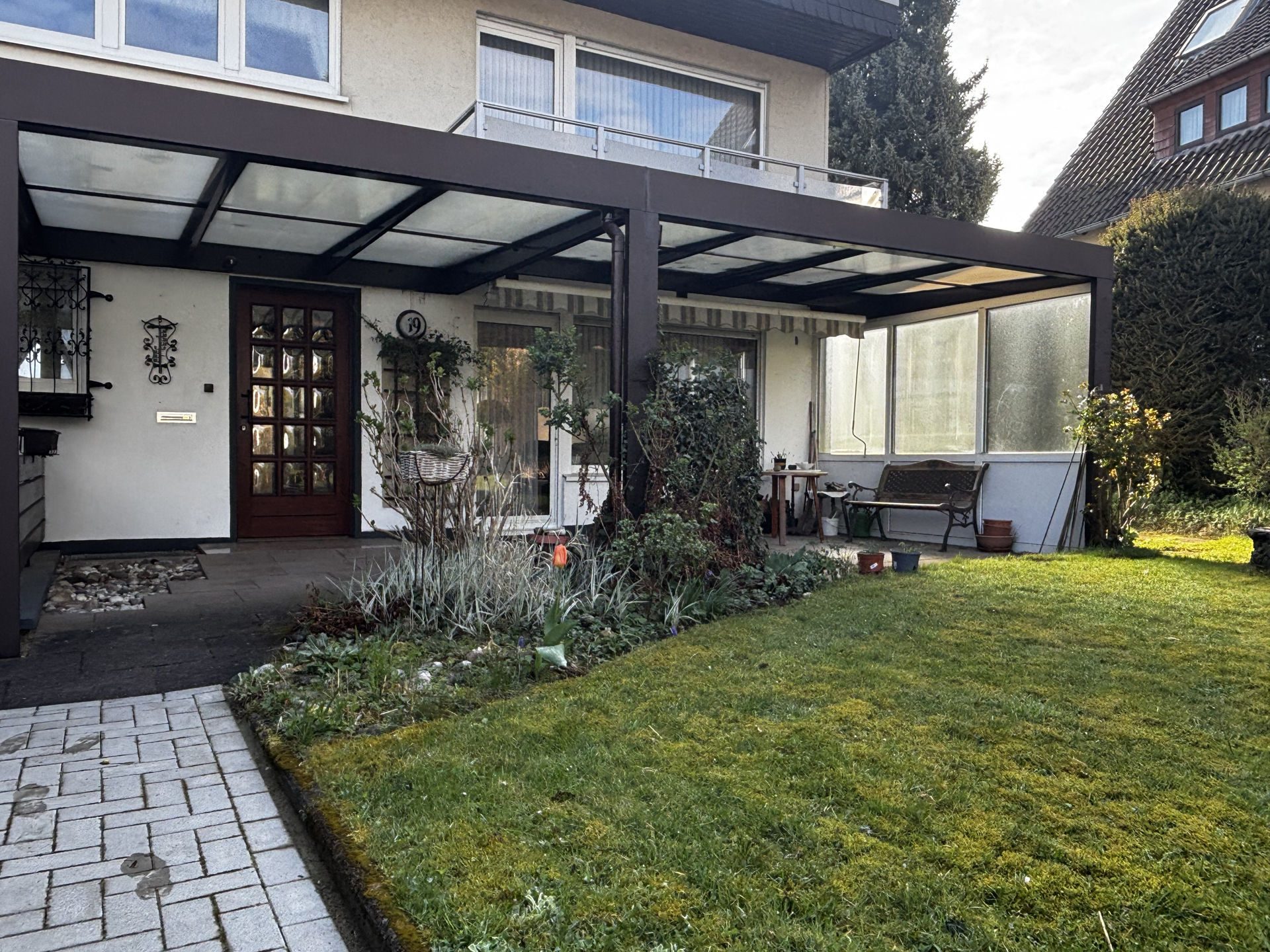 Immobilienangebot - Lage - Alle - Reihenendhaus in attraktiver Lage wartet auf neuen Glanz!