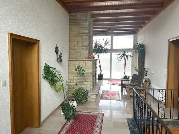 Immobilienangebot - Beverungen / Dalhausen - Alle - Großzügiges Einfamilienhaus mit 3 Garagen