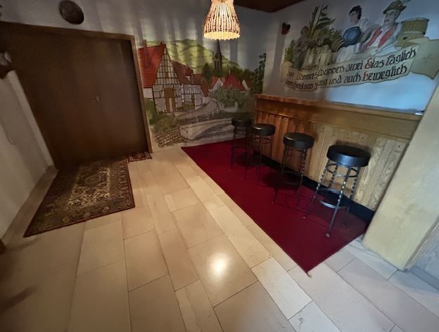 Immobilienangebot - Beverungen / Dalhausen - Alle - Großzügiges Einfamilienhaus mit 3 Garagen