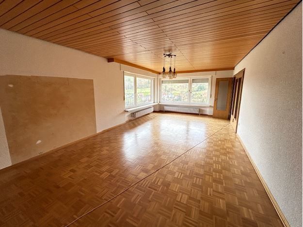 Immobilienangebot - Beverungen / Dalhausen - Alle - Großzügiges Einfamilienhaus mit 3 Garagen