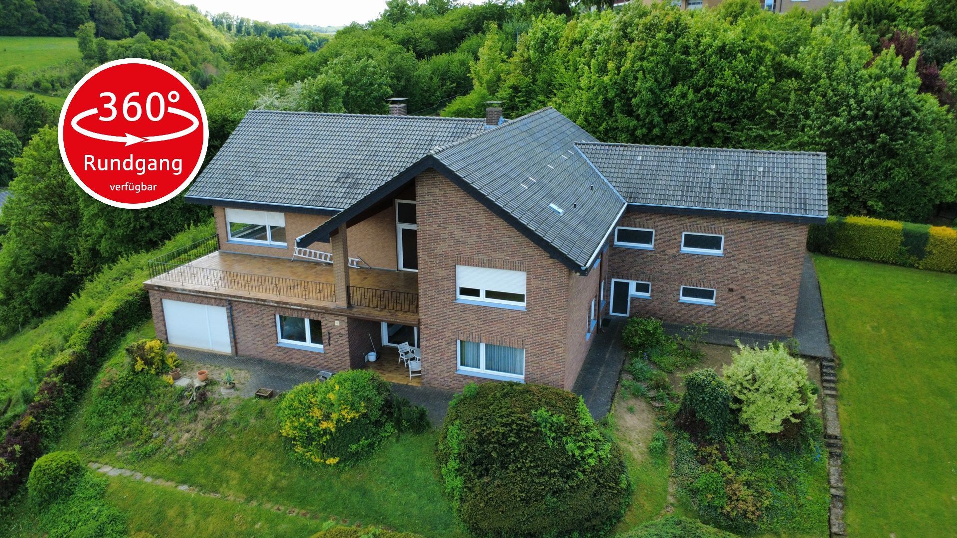 Immobilienangebot - Beverungen / Dalhausen - Alle - Großzügiges Einfamilienhaus mit 3 Garagen