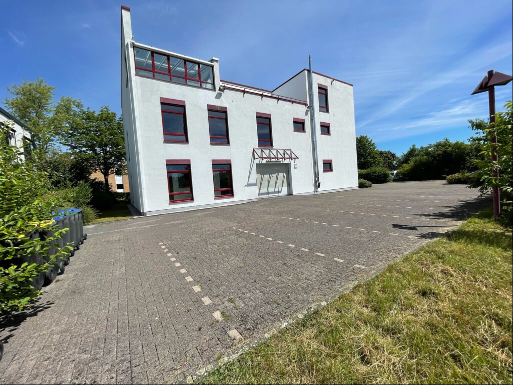 Immobilienangebot - Detmold / Nienhagen - Gewerbe - Büroetage mit Blick über den Teutoburger Wald