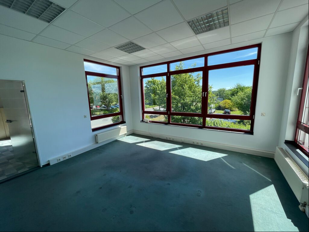 Immobilienangebot - Detmold / Nienhagen - Gewerbe - Büroetage mit Blick über den Teutoburger Wald