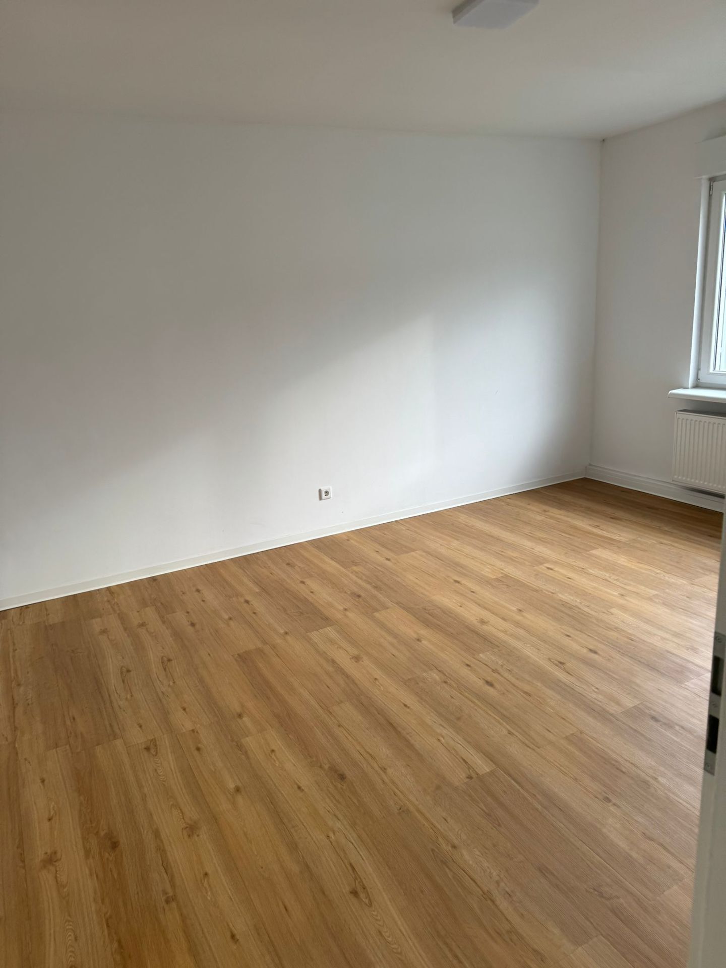 Immobilienangebot - Detmold / Spork-Eichholz - Gewerbe - Attraktive Produktions-/Lagerhalle mit Büro-/Sozialräumen