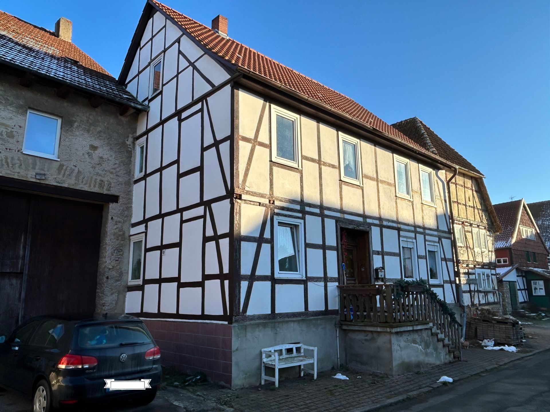 Immobilienangebot - Breuna / Wettesingen - Alle - Einfamilienhaus mit Scheune und Stallungen in Breuna-Wettesingen
