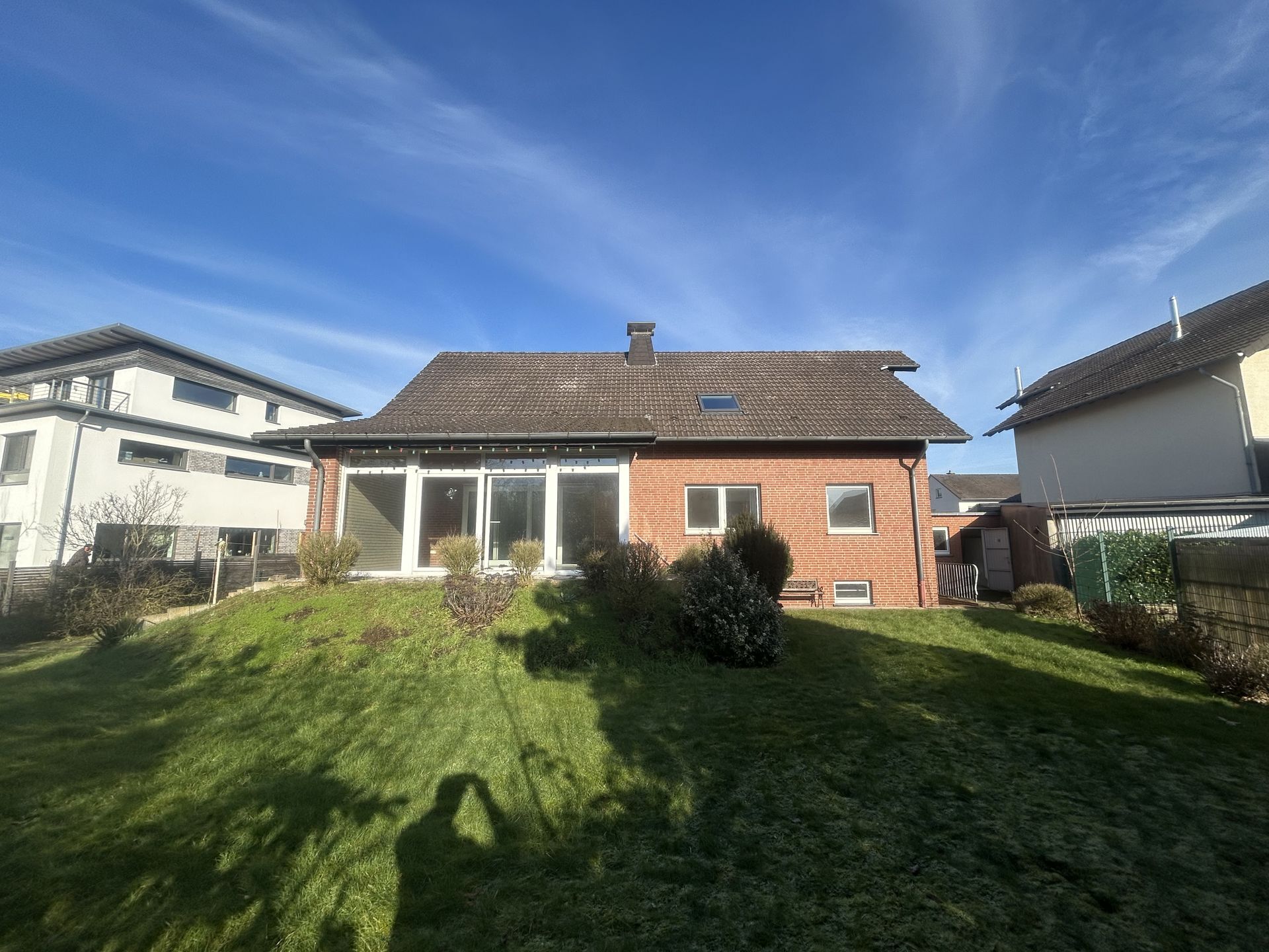 Immobilienangebot - Paderborn / Schloß Neuhaus - Alle - Zweifamilienhaus plus Abrissobjekt bieten hervorragende Möglichkeit!