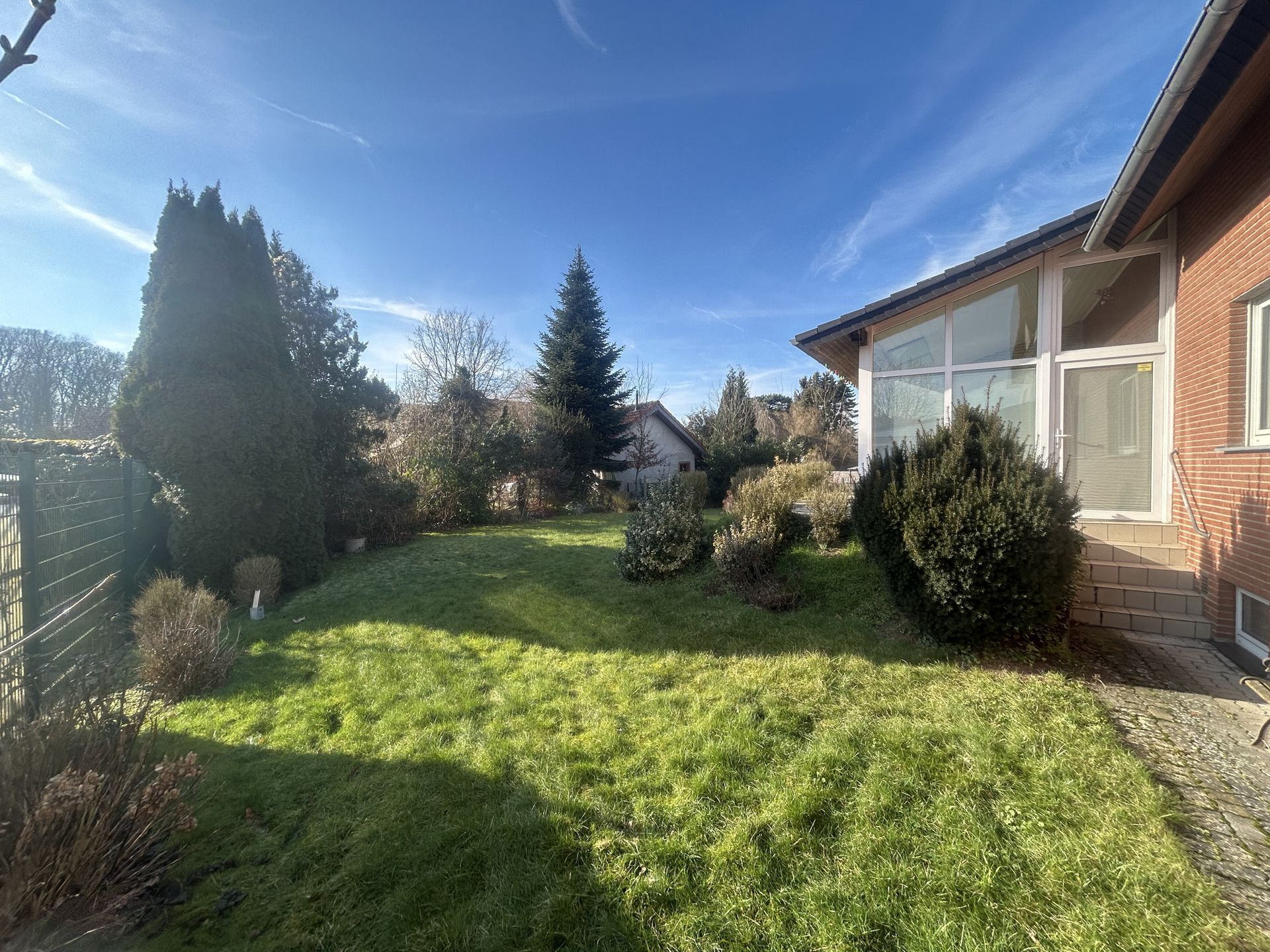 Immobilienangebot - Paderborn / Schloß Neuhaus - Alle - Zweifamilienhaus plus Abrissobjekt bieten hervorragende Möglichkeit!