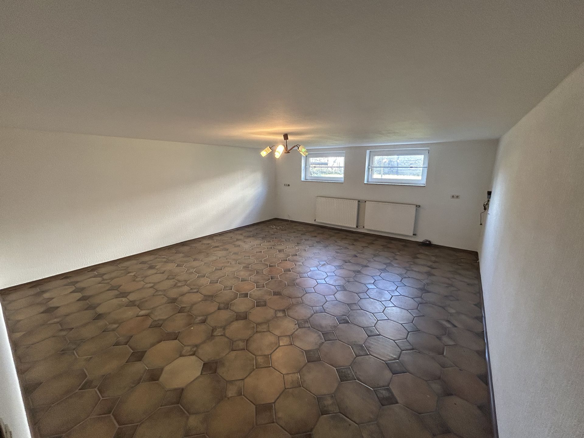 Immobilienangebot - Paderborn / Schloß Neuhaus - Alle - Zweifamilienhaus plus Abrissobjekt bieten hervorragende Möglichkeit!