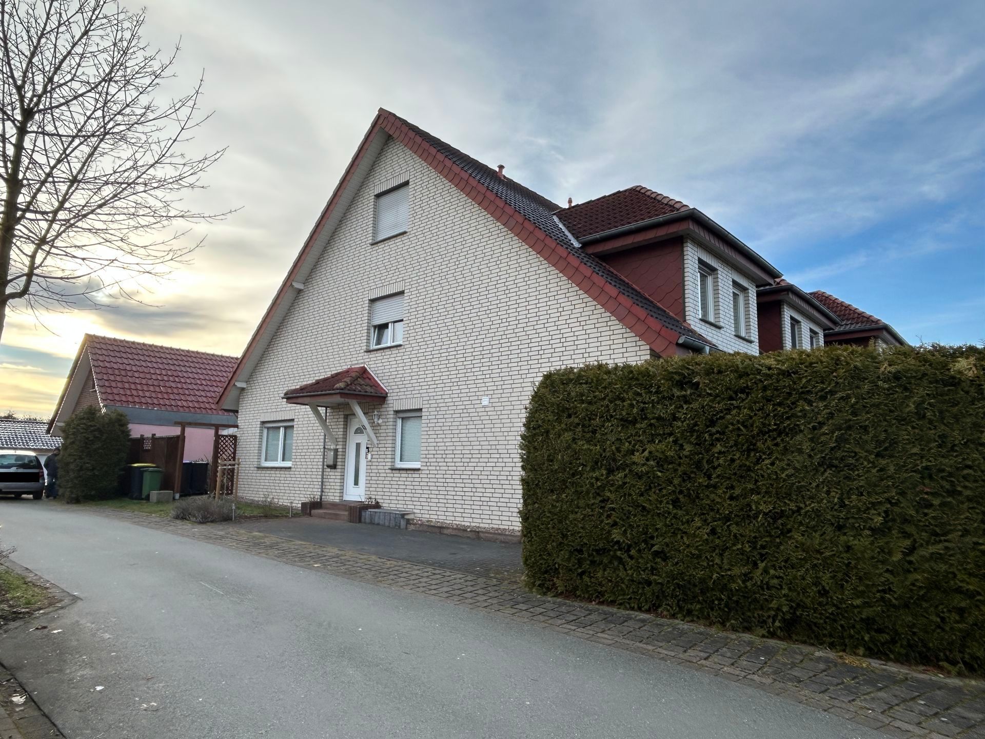 Immobilienangebot - Warburg - Alle - Reihenendhaus in ruhiger Sackgasse – Ihr neues Zuhause