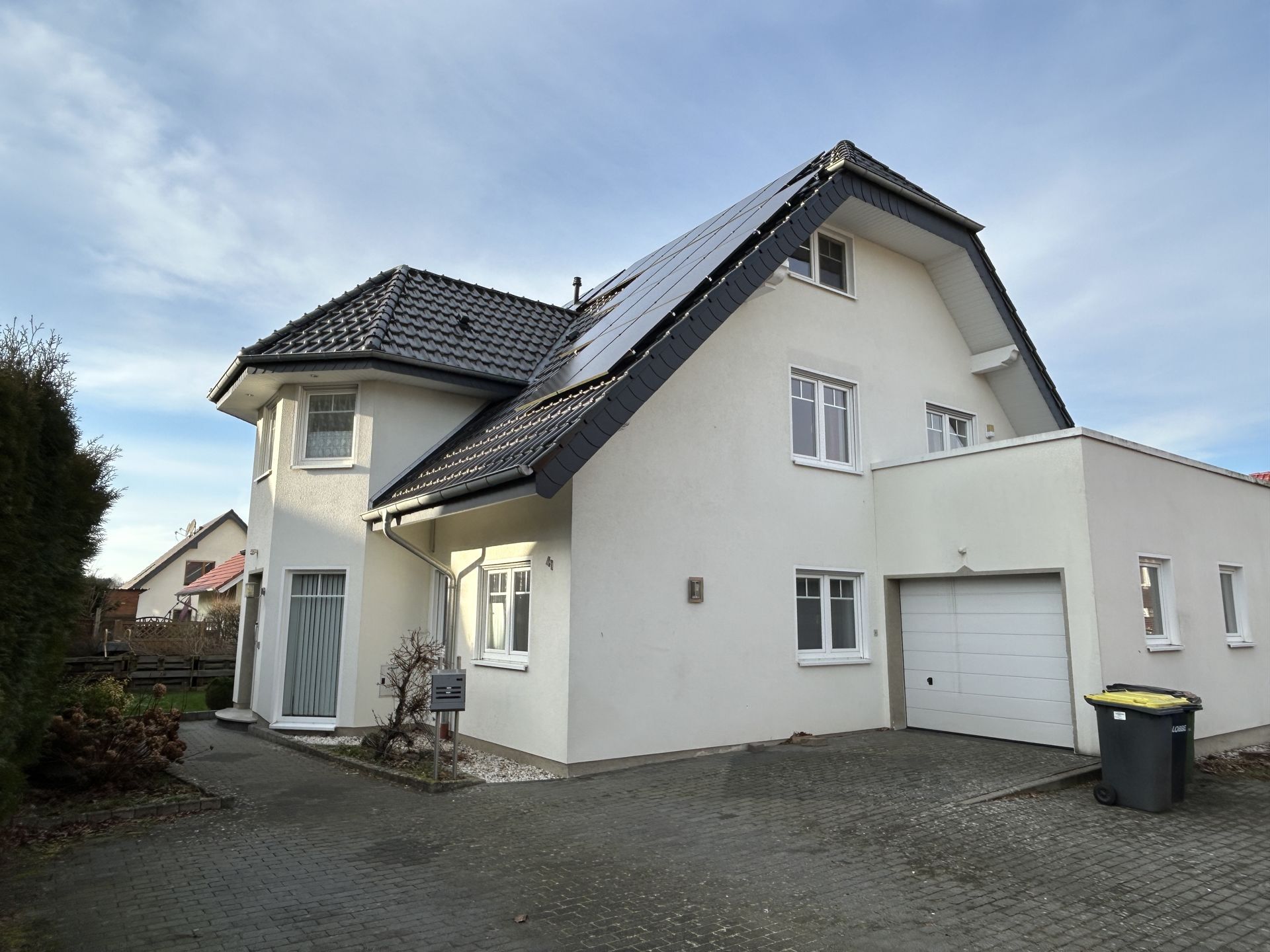 Immobilienangebot - Warburg - Alle - Gepflegtes und geräumiges Einfamilienhaus in Warburg