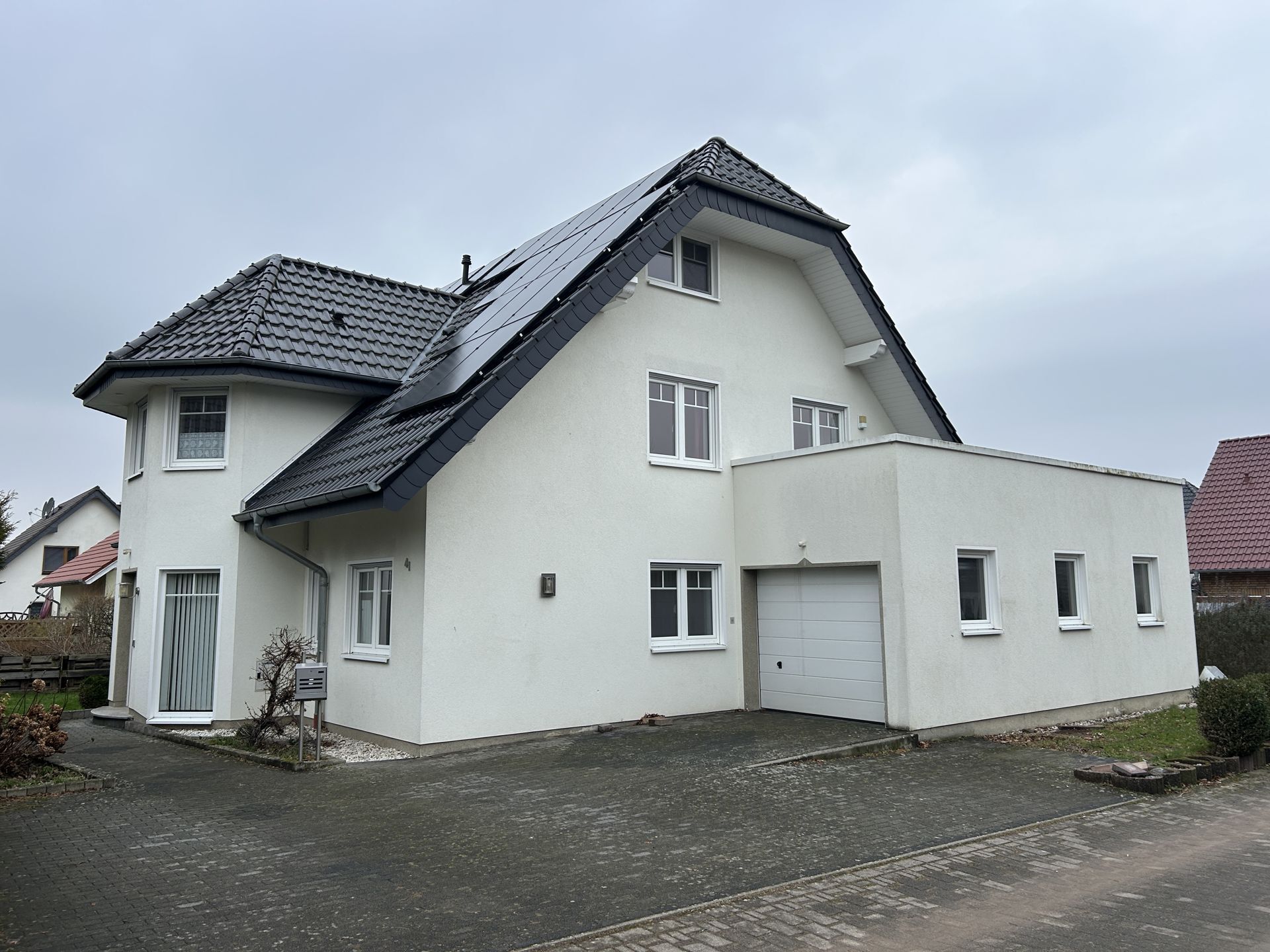 Immobilienangebot - Warburg - Alle - Gepflegtes und geräumiges Einfamilienhaus in Warburg