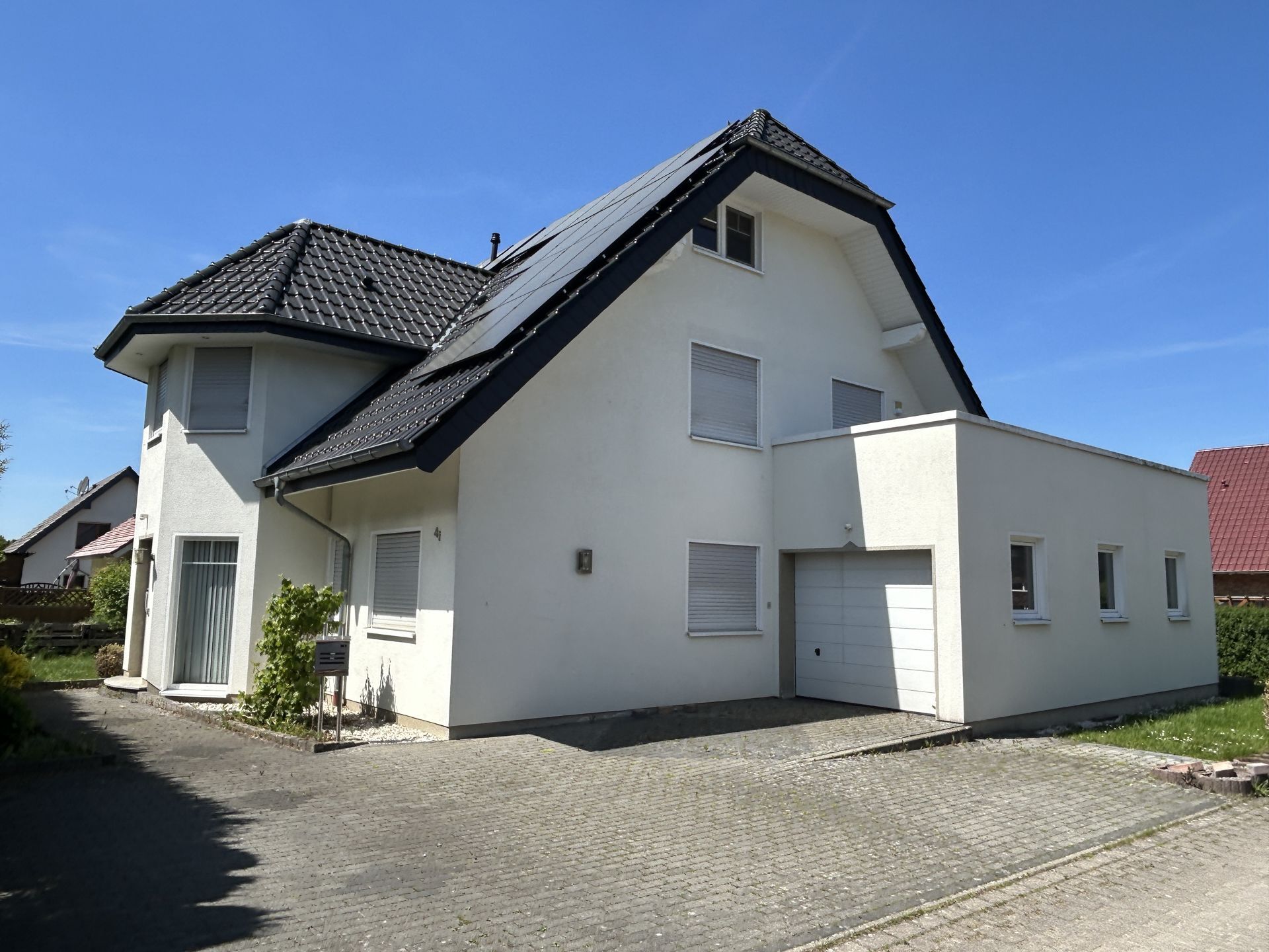 Immobilienangebot - Warburg - Alle - Gepflegtes und geräumiges Einfamilienhaus in Warburg