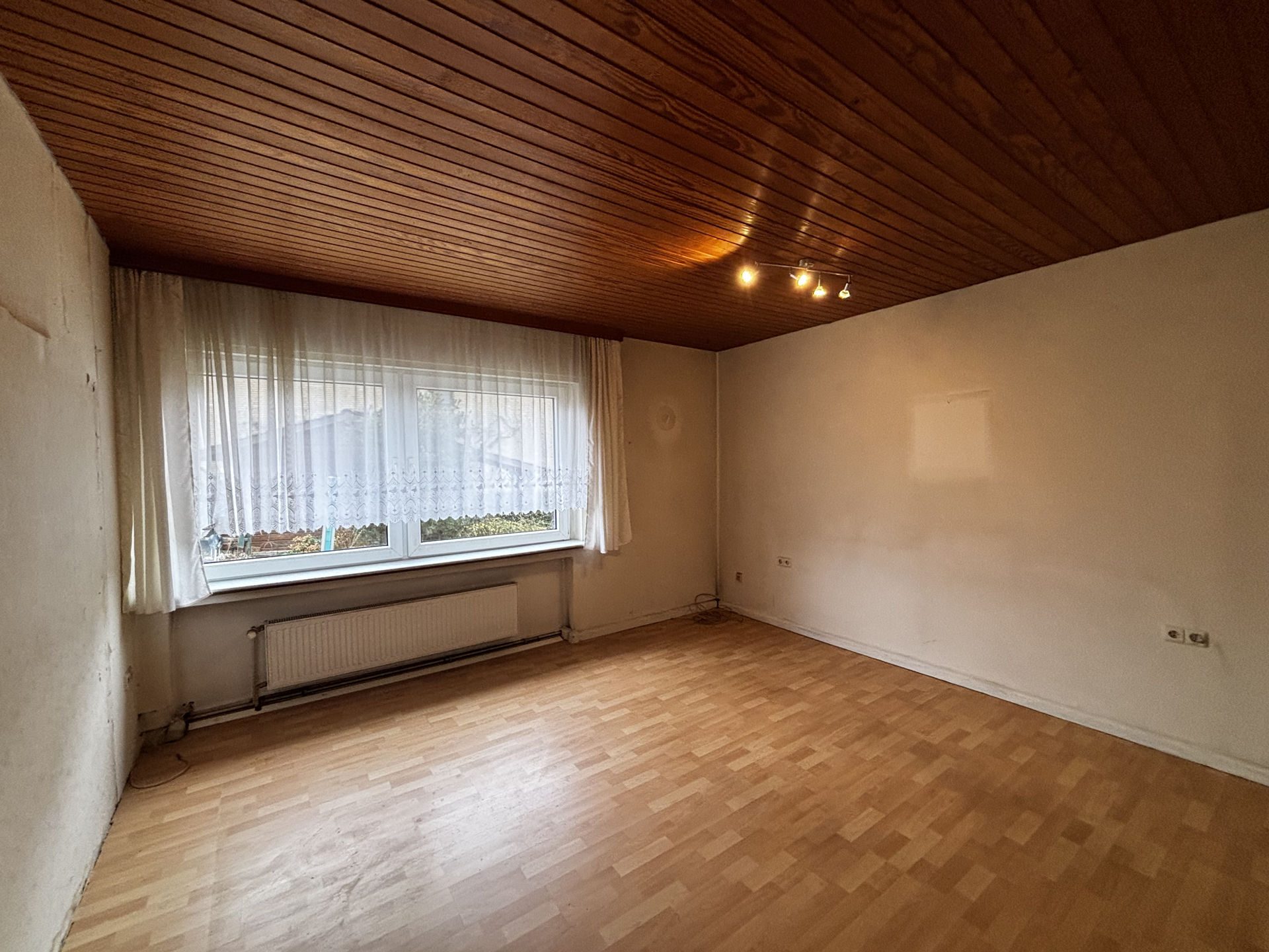 Immobilienangebot - Lage - Alle - Historisch schön - Modernisierung lohnenswert!