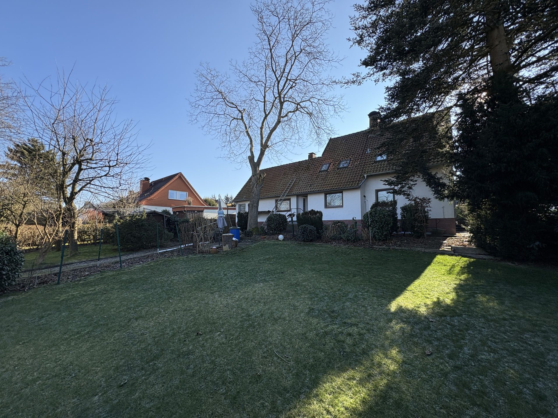 Immobilienangebot - Detmold / Diestelbruch - Alle - Platz für Ihre Ideen: Vielseitiges Einfamilienhaus in Diestelbruch!