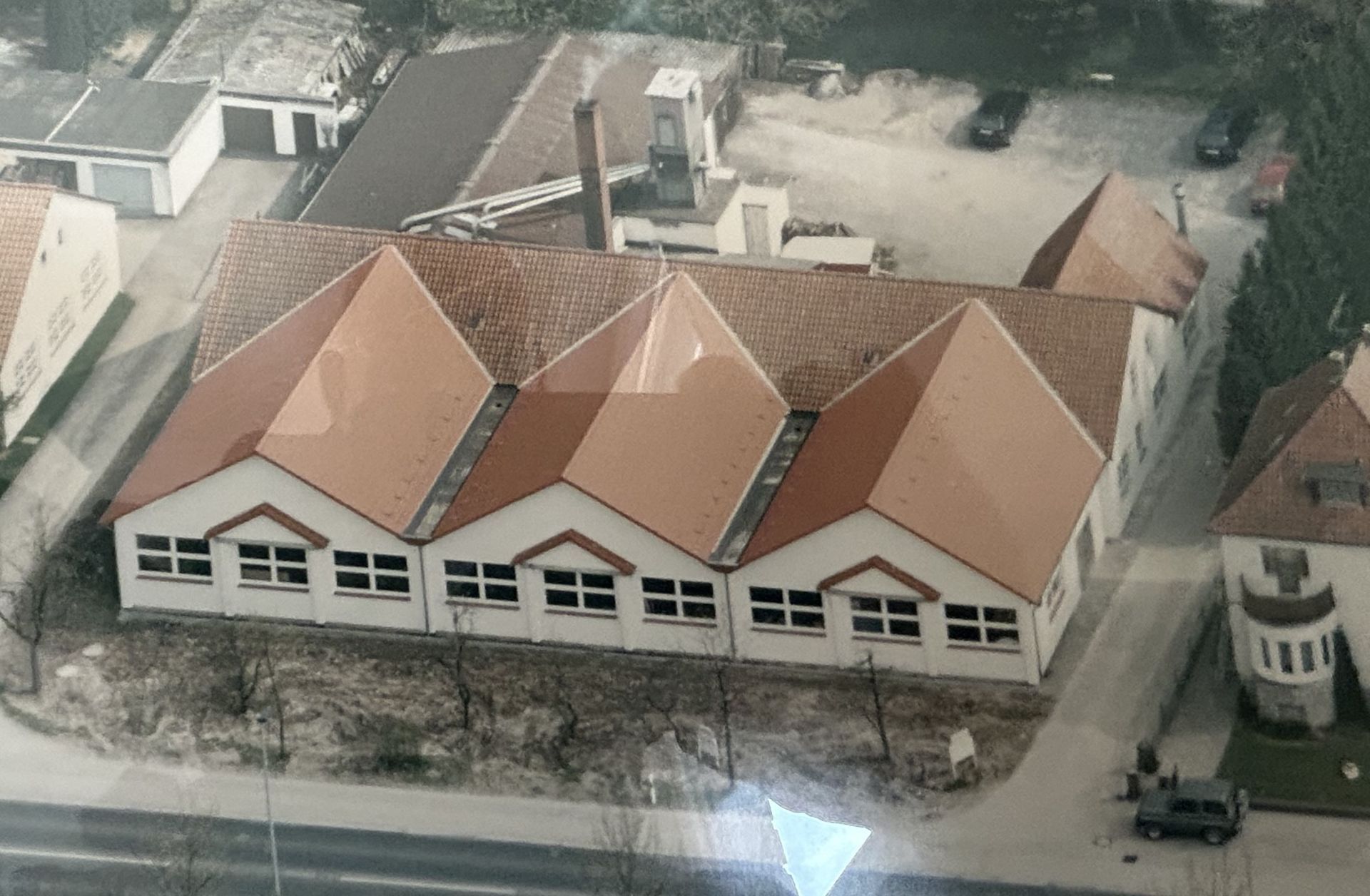 Immobilienangebot - Lügde - Gewerbe - Vielseitig nutzbare Halle in frequentierter Verkehrslage