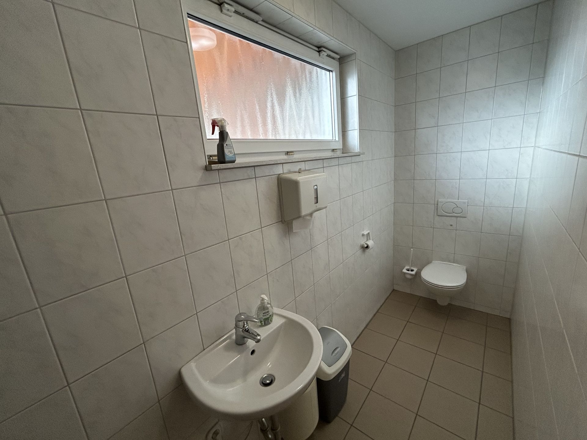 Immobilienangebot - Lügde - Gewerbe - Vielseitig nutzbare Halle in frequentierter Verkehrslage