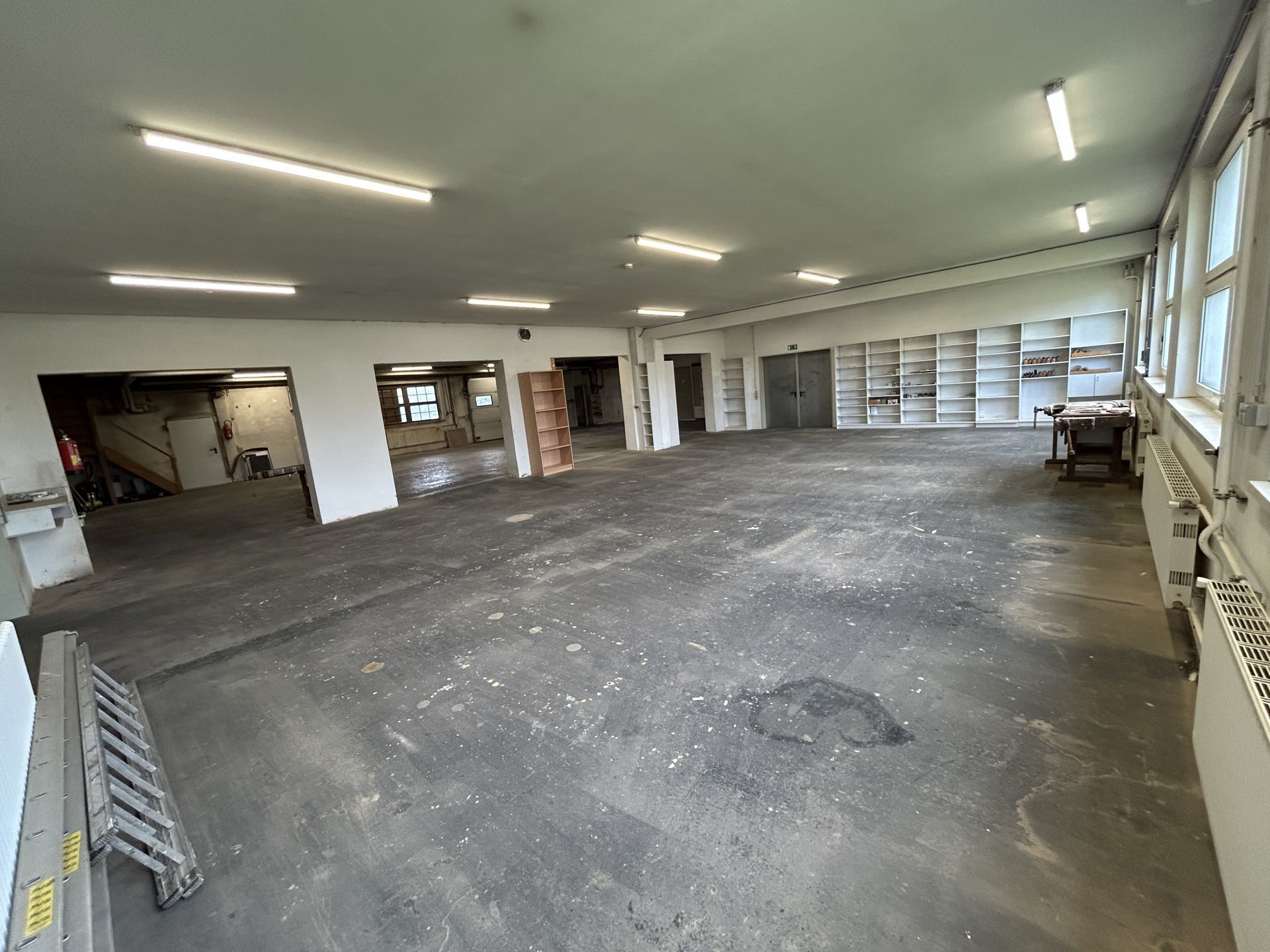 Immobilienangebot - Lügde - Gewerbe - Vielseitig nutzbare Halle in frequentierter Verkehrslage