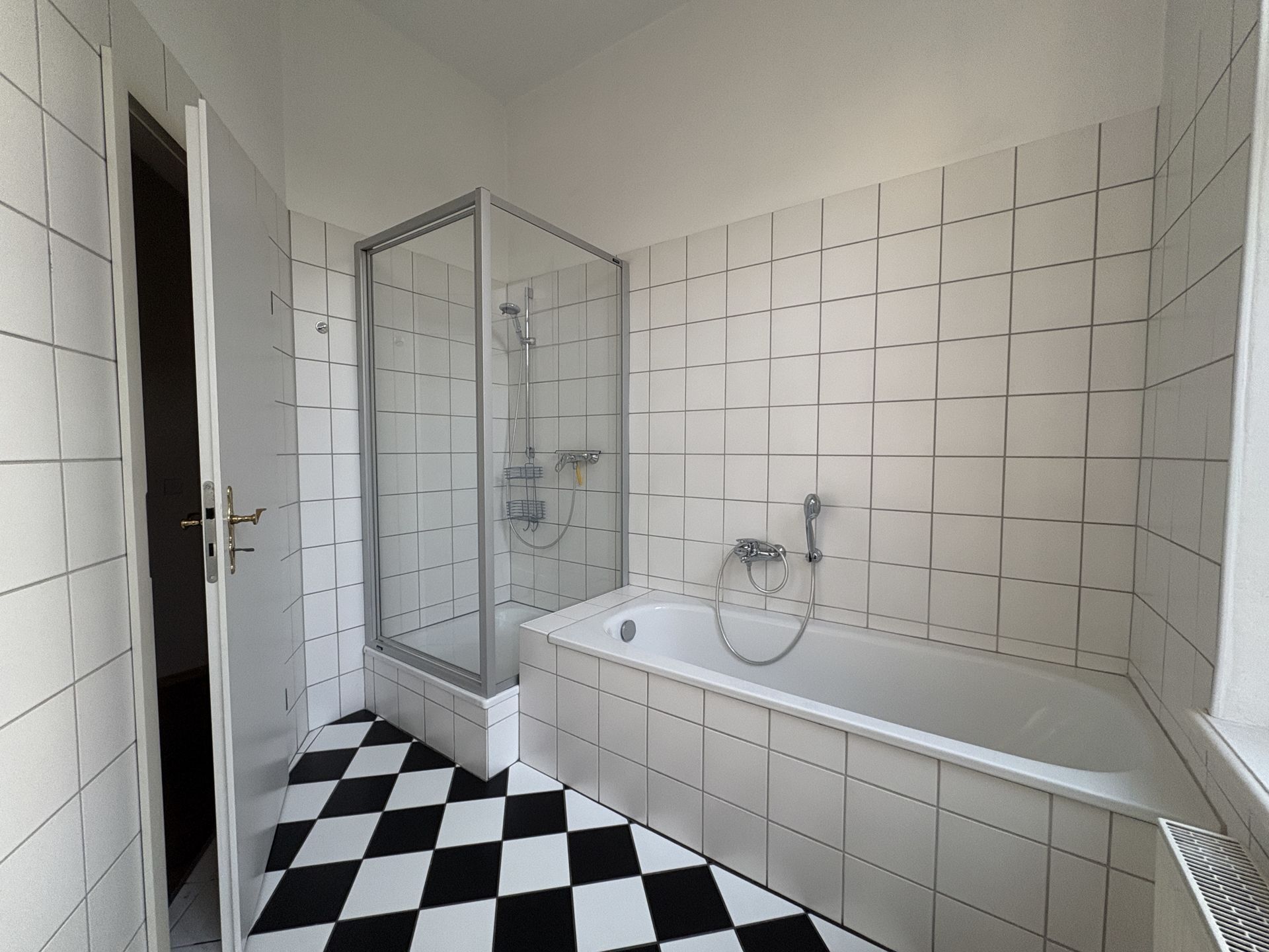 Immobilienangebot - Detmold - Alle - Stilvolle EG-Wohnung, Altbau-Villa in City-Lage!