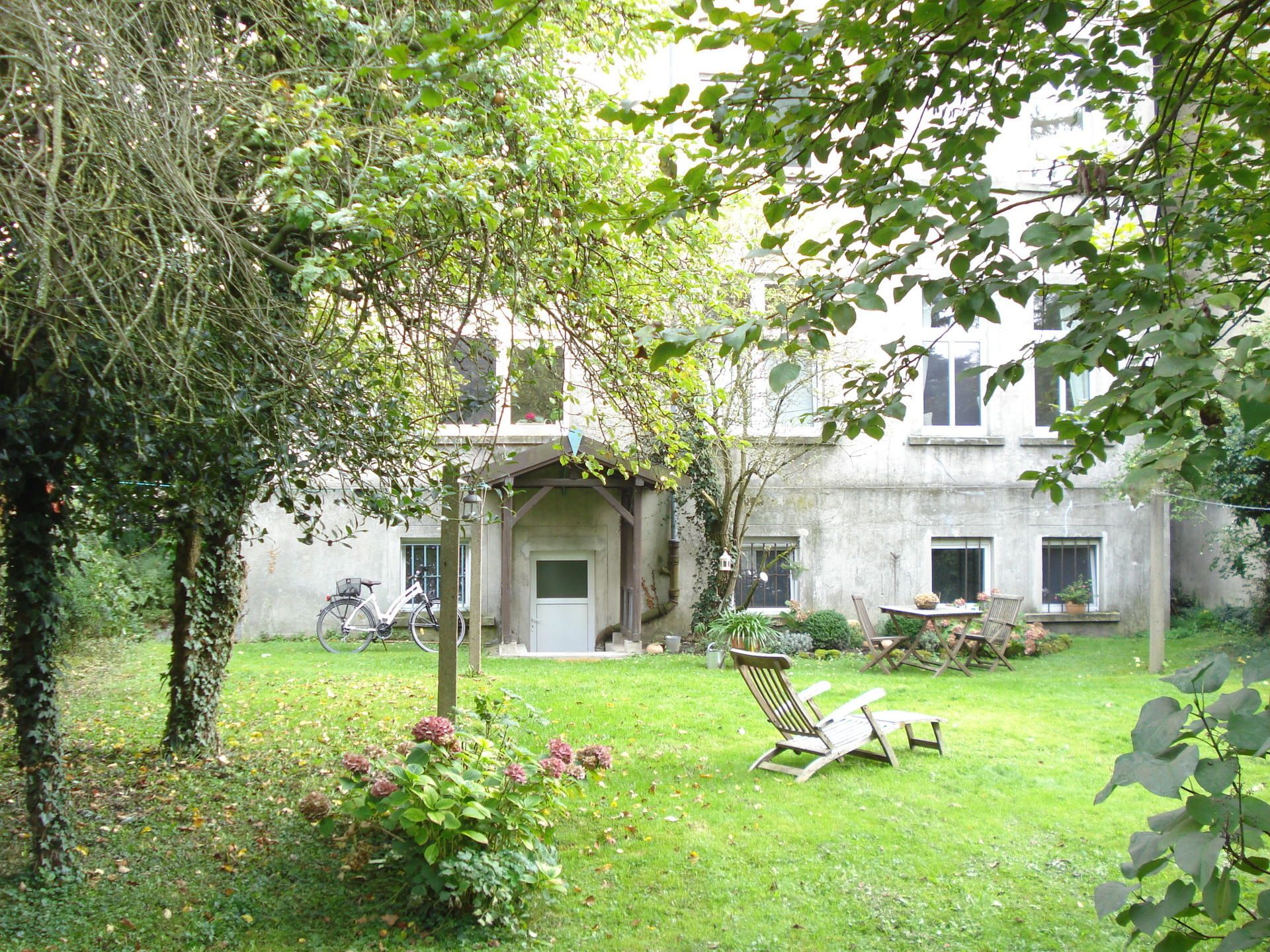 Immobilienangebot - Detmold - Alle - Stilvolle EG-Wohnung, Altbau-Villa in City-Lage!