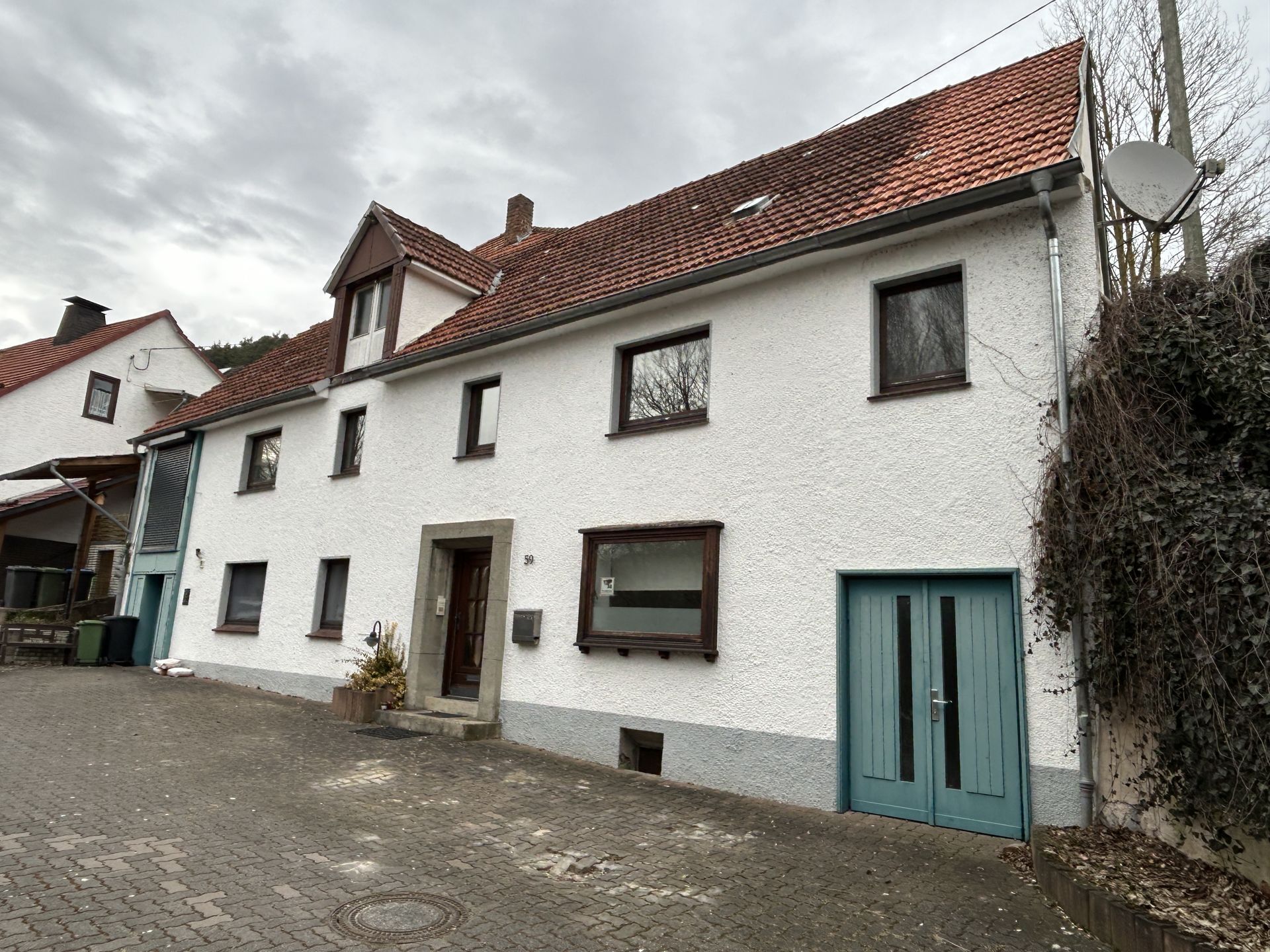 Immobilienangebot - Marsberg / Beringhausen - Alle - Vielseitige Immobilie – Wohnen und Gewerbe vereint!