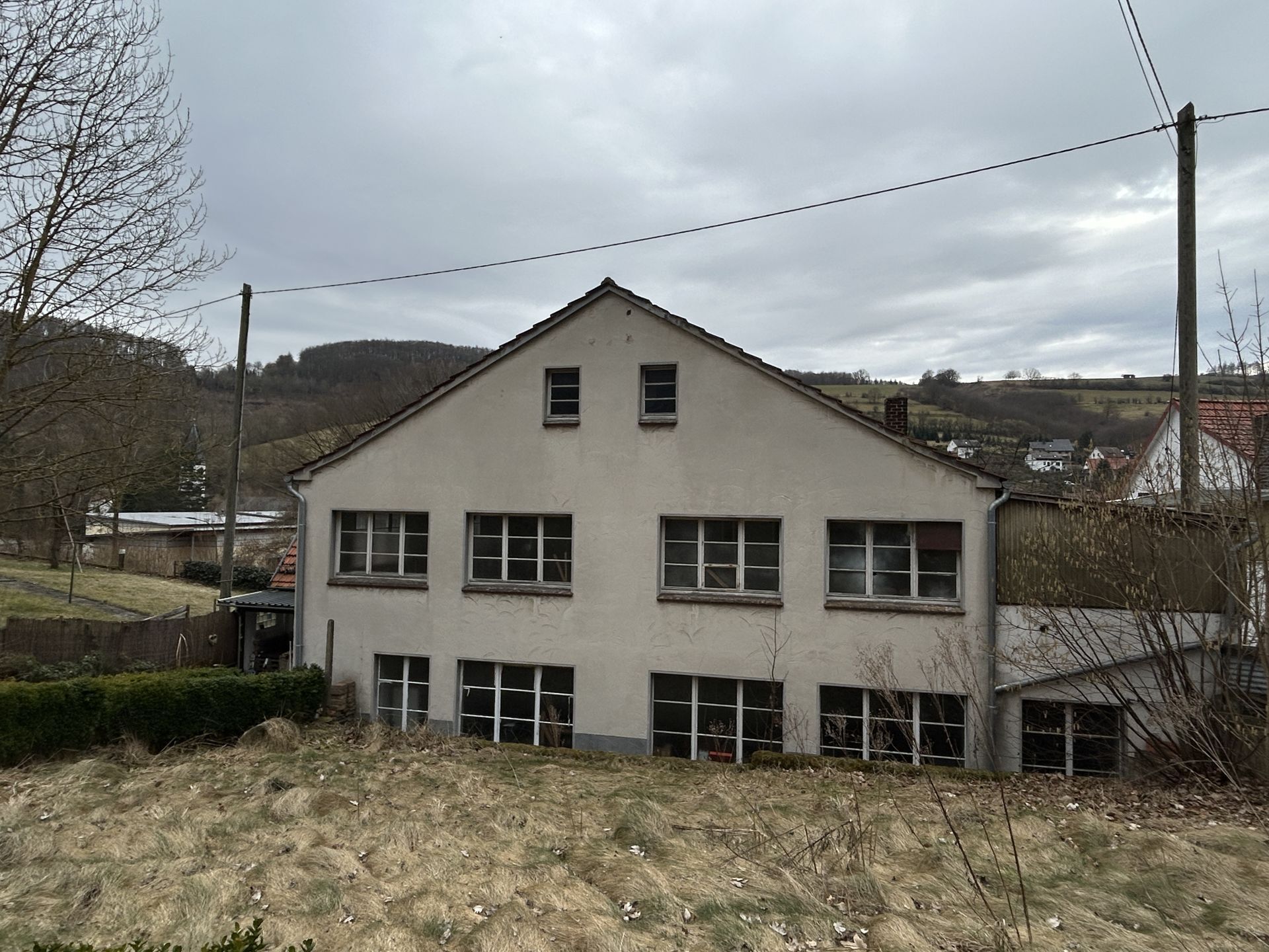 Immobilienangebot - Marsberg / Beringhausen - Alle - Vielseitige Immobilie – Wohnen und Gewerbe vereint!