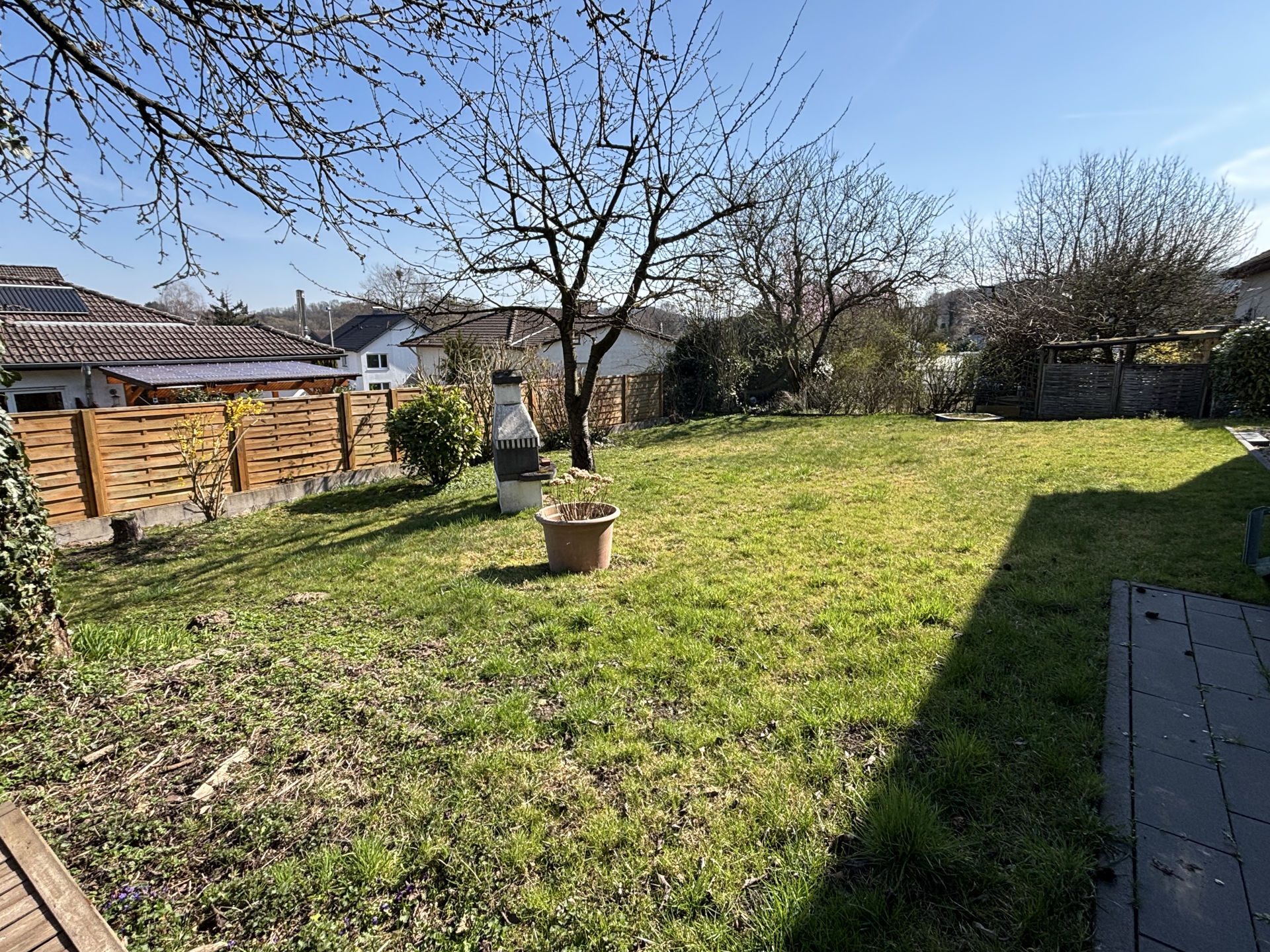 Immobilienangebot - Detmold - Alle - Frisch renoviert und chic - Bungalow mit Einliegerwohnung!