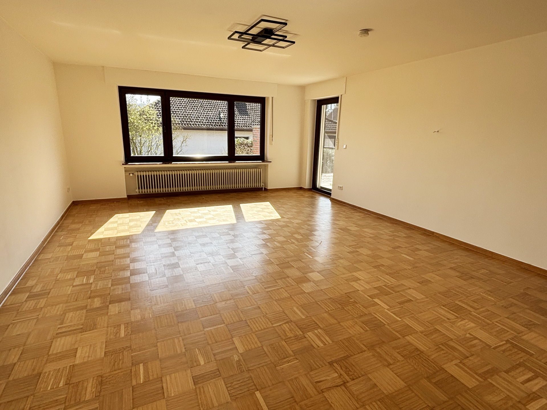 Immobilienangebot - Detmold - Alle - Frisch renoviert und chic - Bungalow mit Einliegerwohnung!