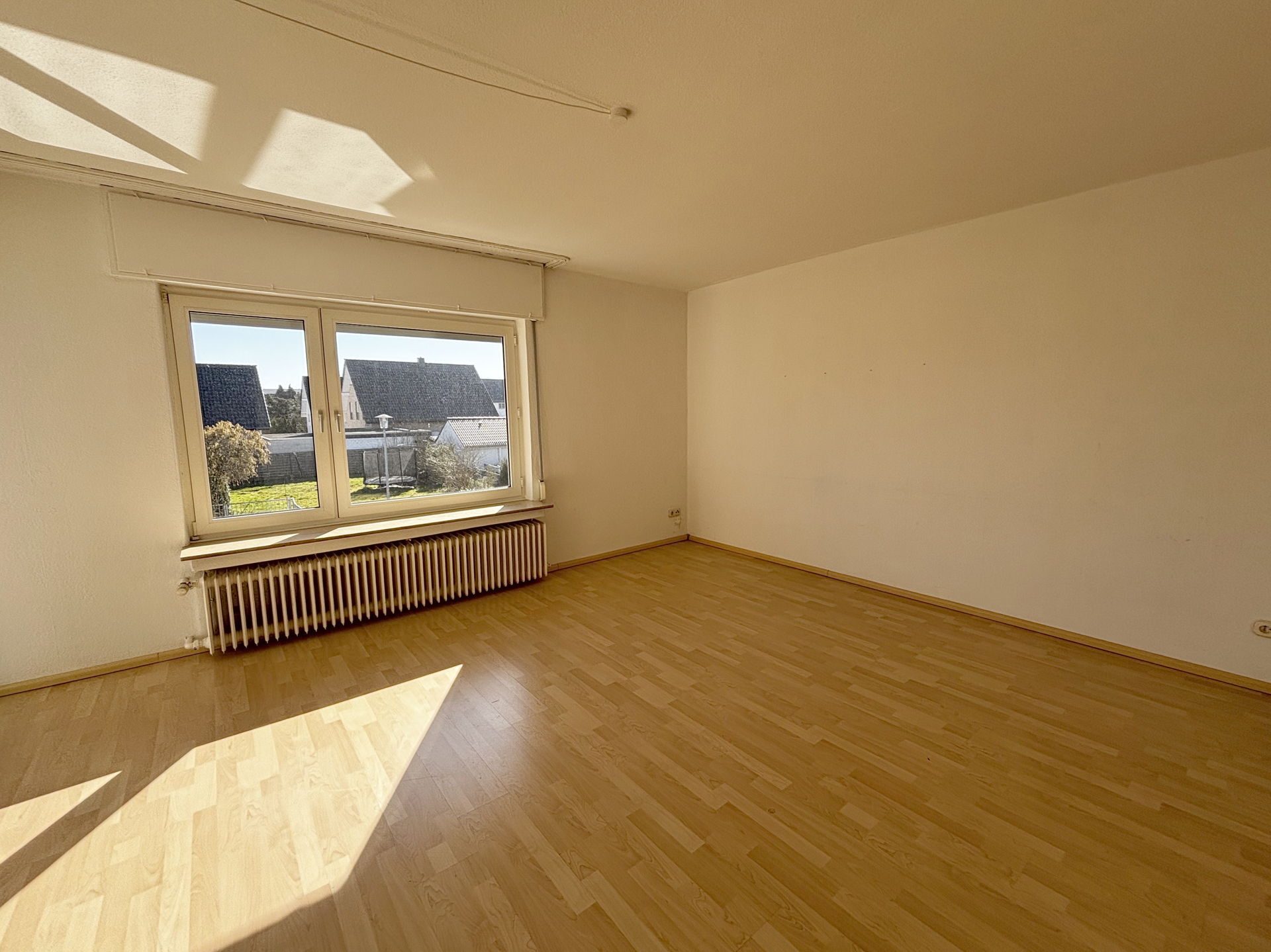 Immobilienangebot - Lage - Alle - Vielversprechende Doppelhaushälfte in ruhigem Wohnumfeld