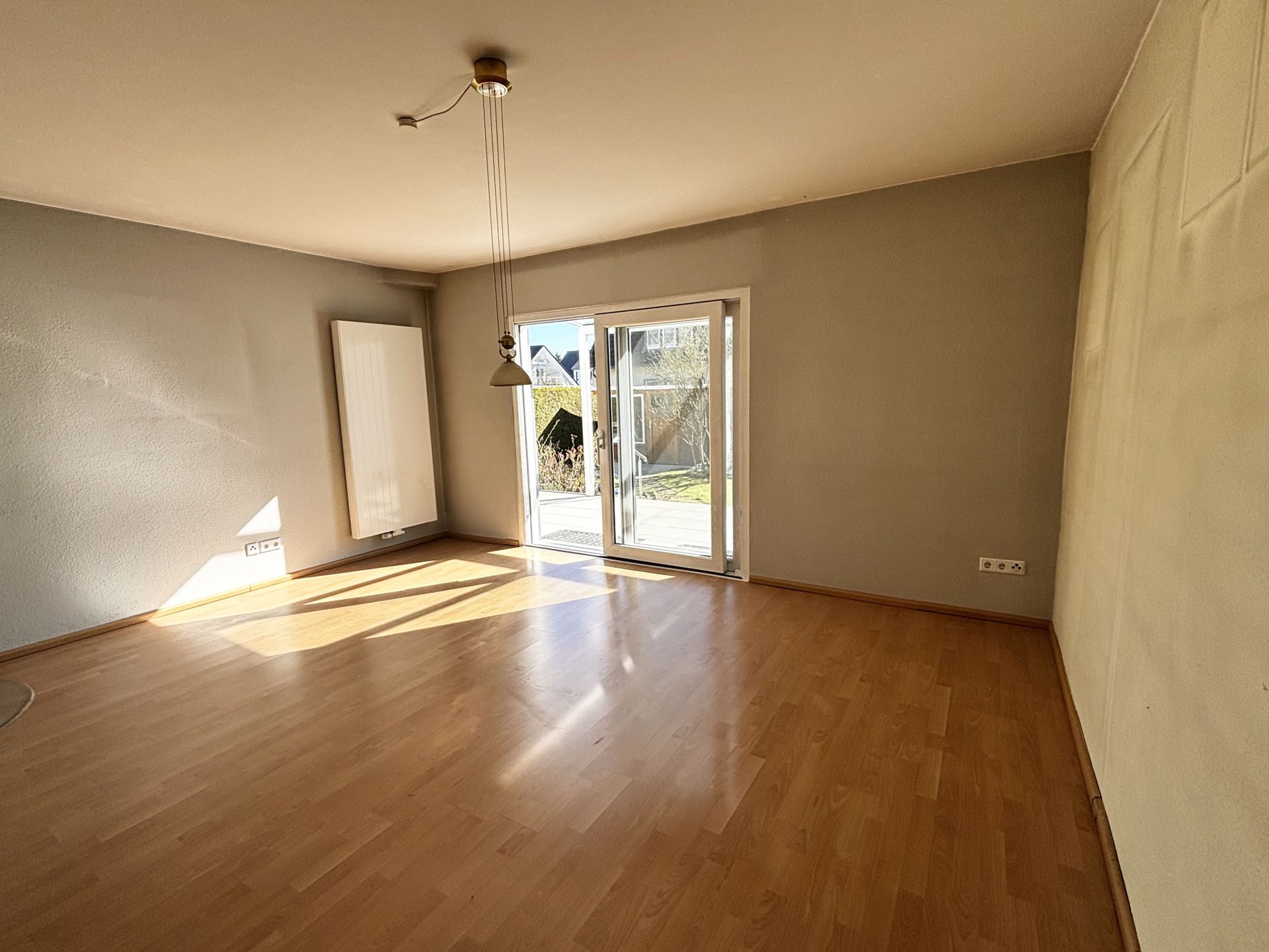 Immobilienangebot - Lage - Alle - Vielversprechende Doppelhaushälfte in ruhigem Wohnumfeld