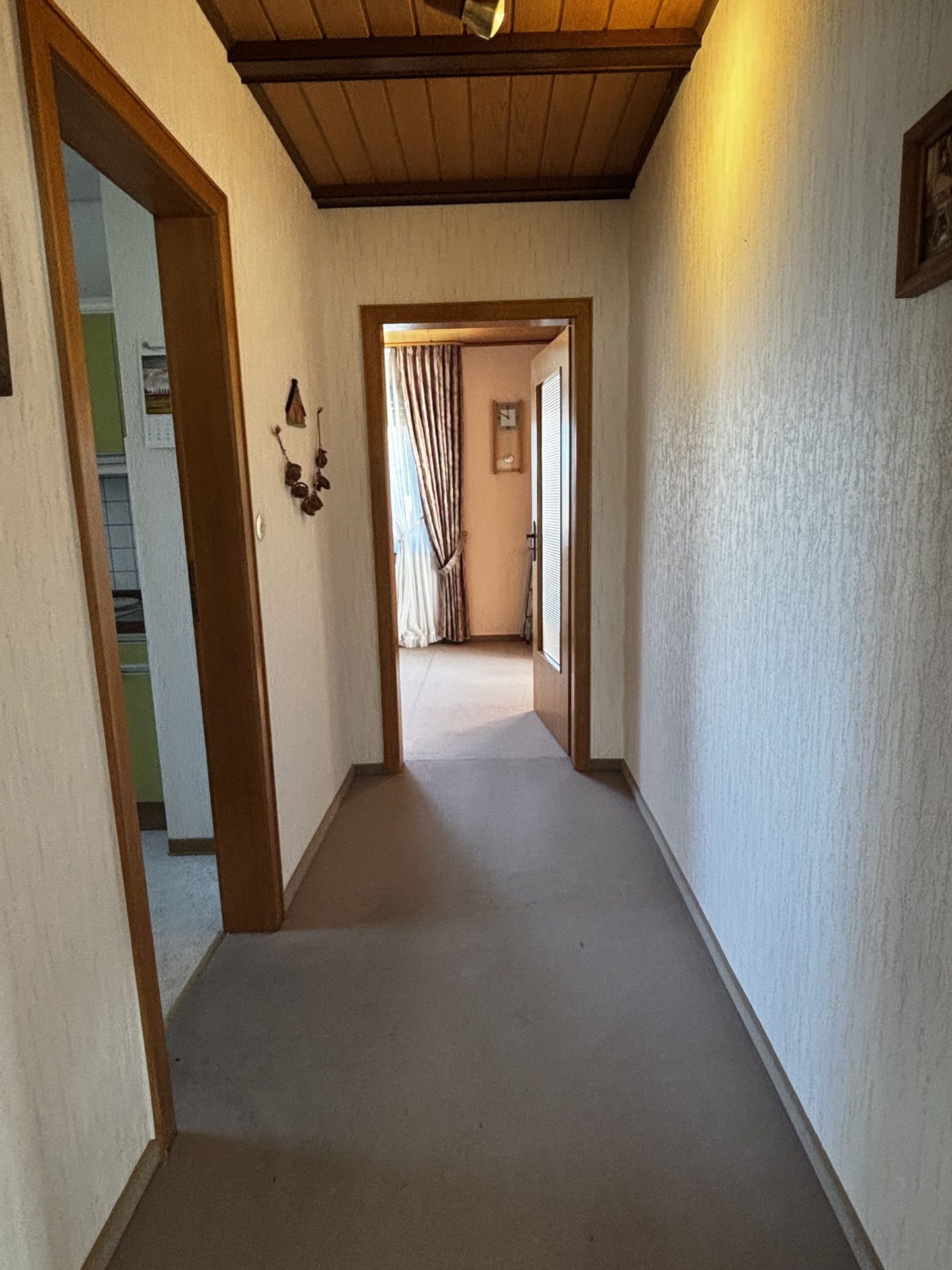 Immobilienangebot - Detmold / Heidenoldendorf - Alle - Raum für Ihre Ideen: Zweifamilienhaus in ruhiger Hinterbebauung wartet auf frischen Wind!