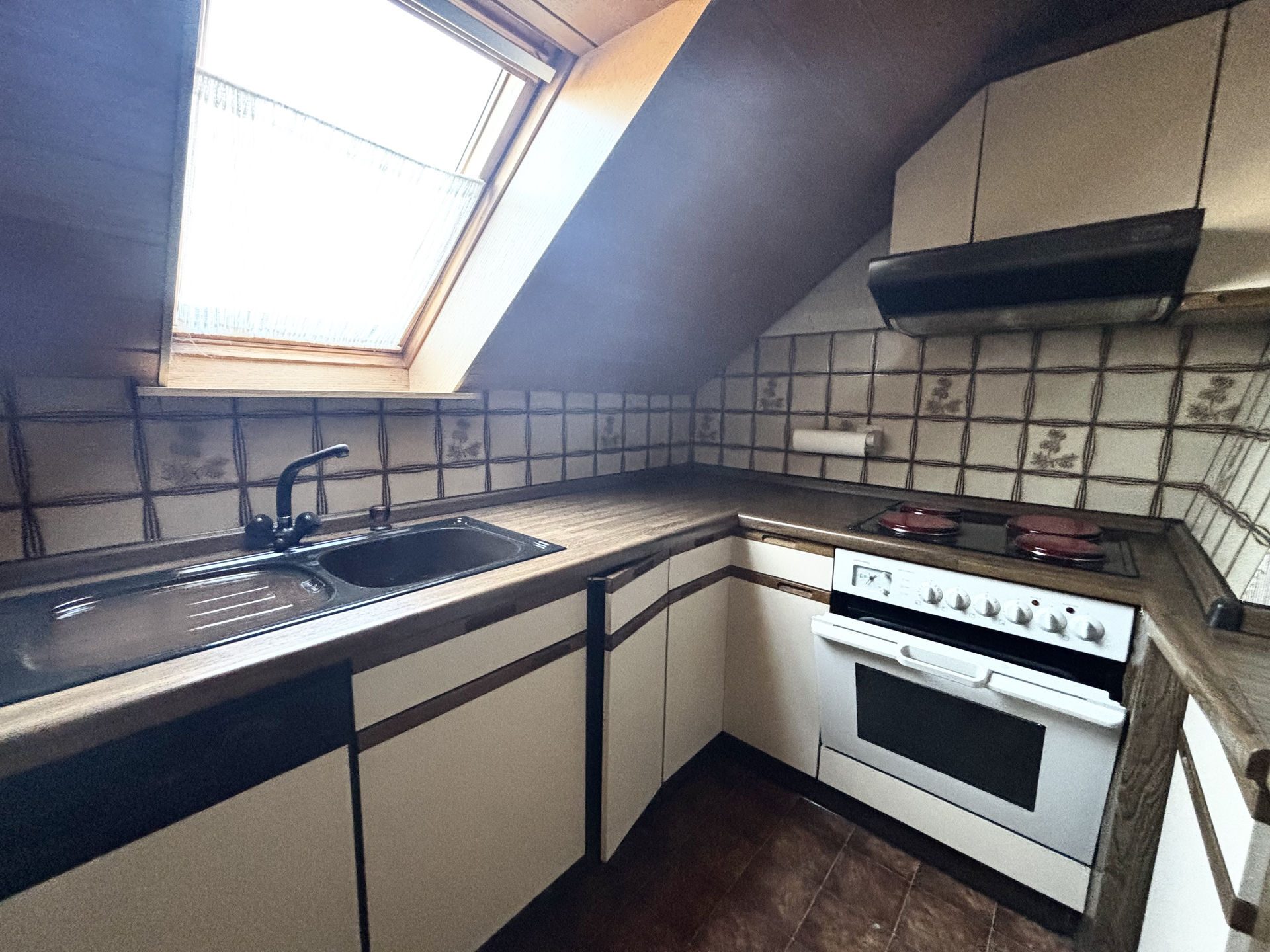 Immobilienangebot - Detmold / Heidenoldendorf - Alle - Raum für Ihre Ideen: Zweifamilienhaus in ruhiger Hinterbebauung wartet auf frischen Wind!
