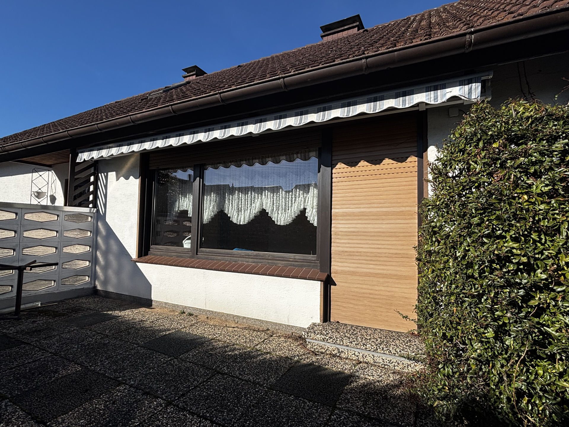 Immobilienangebot - Detmold / Heidenoldendorf - Alle - Raum für Ihre Ideen: Zweifamilienhaus in ruhiger Hinterbebauung wartet auf frischen Wind!