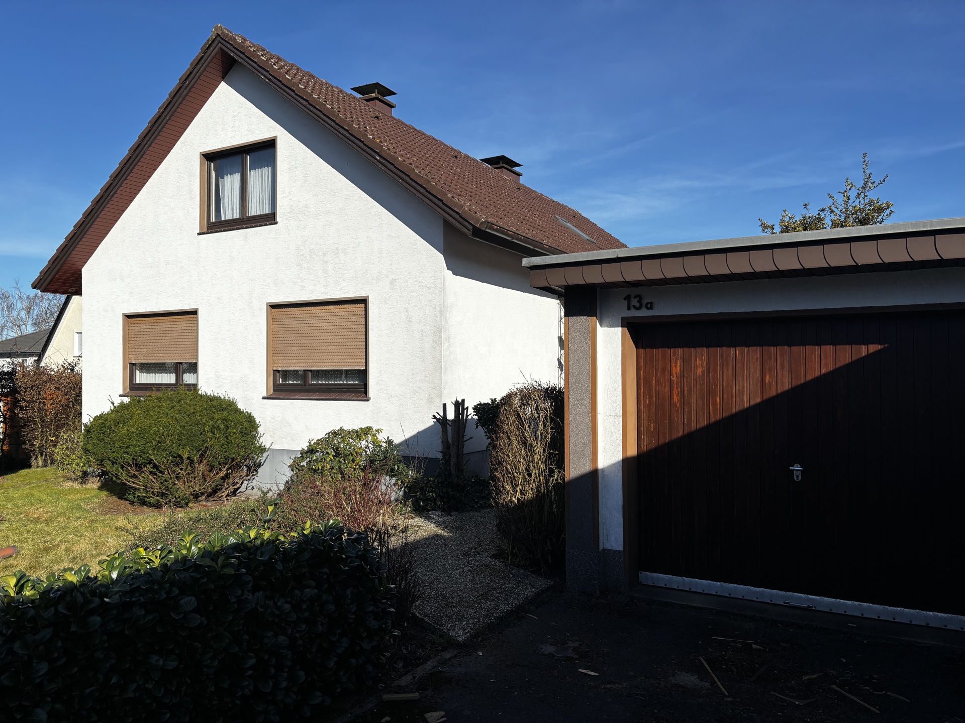 Immobilienangebot - Detmold / Heidenoldendorf - Alle - Raum für Ihre Ideen: Zweifamilienhaus in ruhiger Hinterbebauung wartet auf frischen Wind!