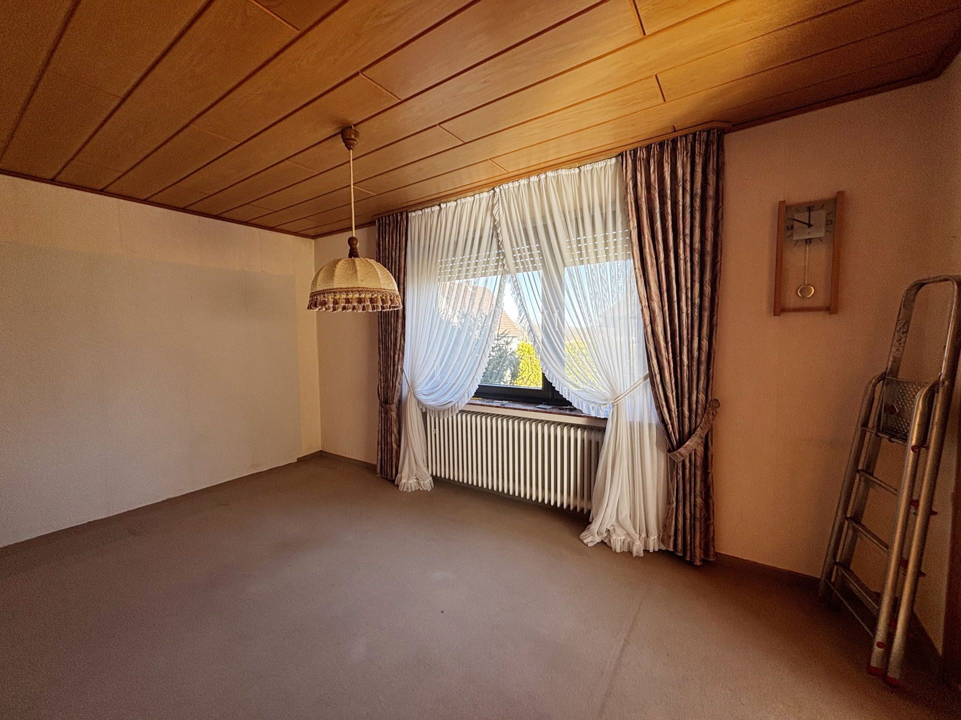 Immobilienangebot - Detmold / Heidenoldendorf - Alle - Raum für Ihre Ideen: Zweifamilienhaus in ruhiger Hinterbebauung wartet auf frischen Wind!