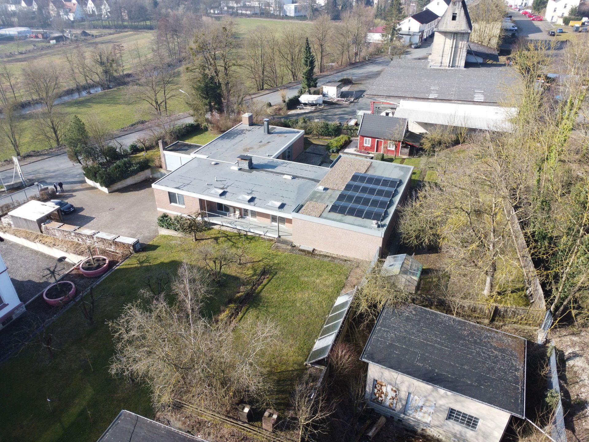 Immobilienangebot - Büren - Alle - Fabrikantenvilla der klassischen Moderne mit Weitblick 
ideal für Wohnen & Arbeiten