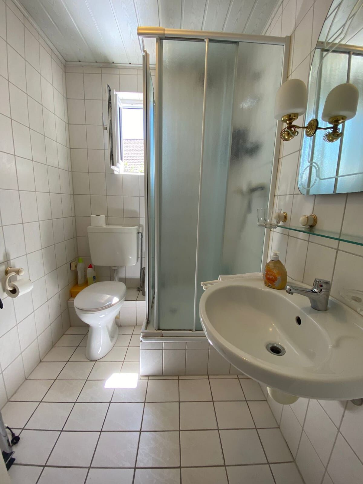 Immobilienangebot - Höxter / Ovenhausen - Alle - Großzügiges Wohnhaus mit Potenzial - für Familien und Individualisten