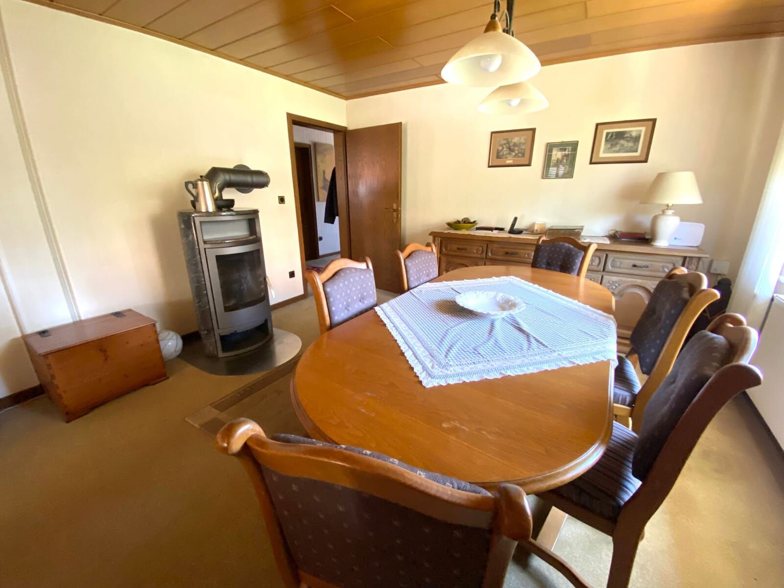 Immobilienangebot - Höxter / Ovenhausen - Alle - Großzügiges Wohnhaus mit Potenzial - für Familien und Individualisten