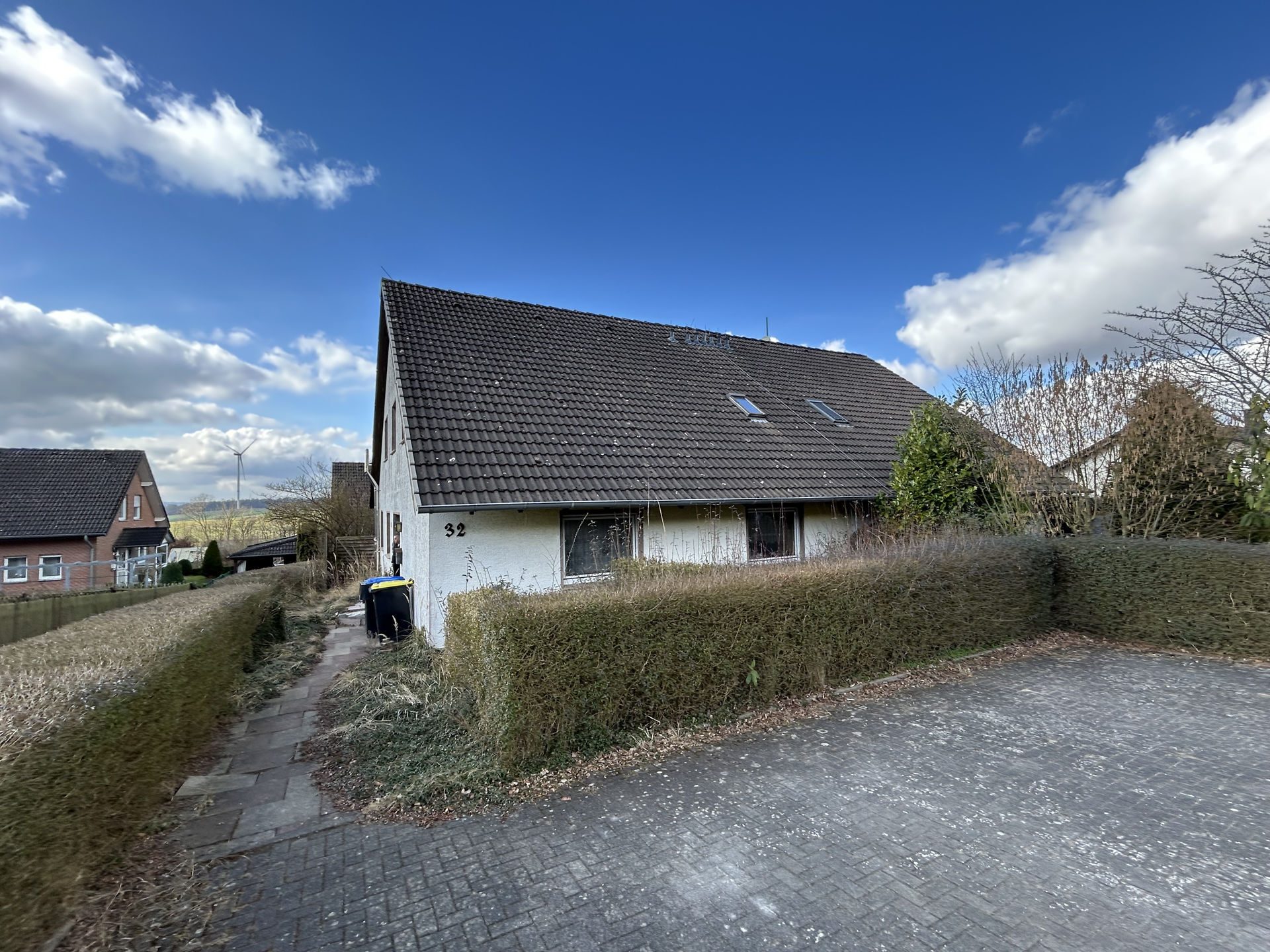 Immobilienangebot - Schieder-Schwalenberg - Alle - Ein Sanierungsprojekt mit Potenzial – Doppelhaushälfte in Schieder-Schwalenberg