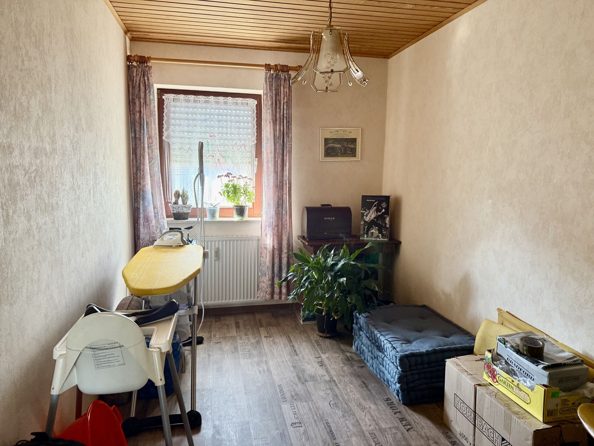 Immobilienangebot - Brakel - Alle - 2-3 FH mit 3 Garagen in Brakel !!!