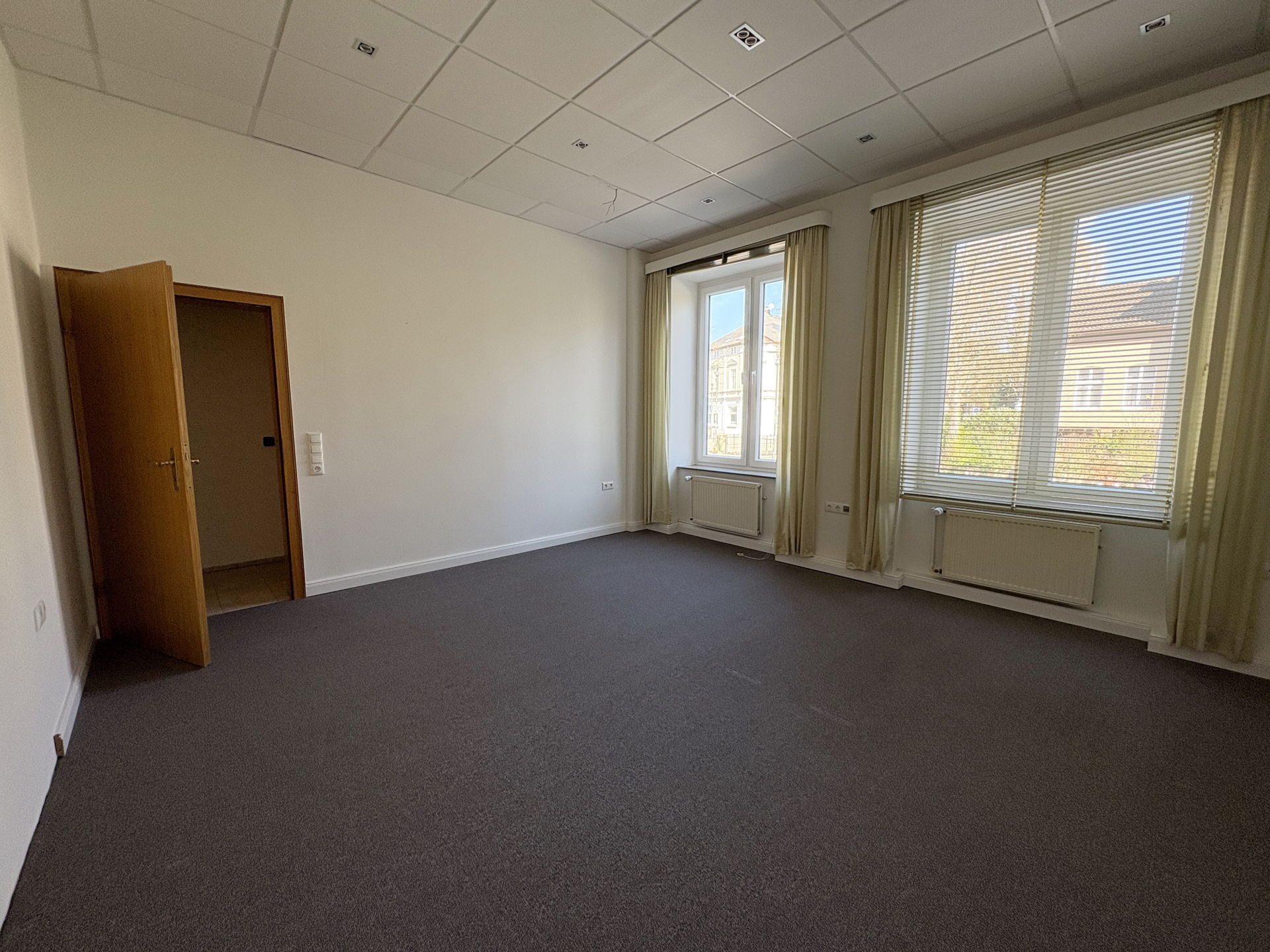 Immobilienangebot - Detmold - Alle - Altbauwohnung mitten in der Stadt!