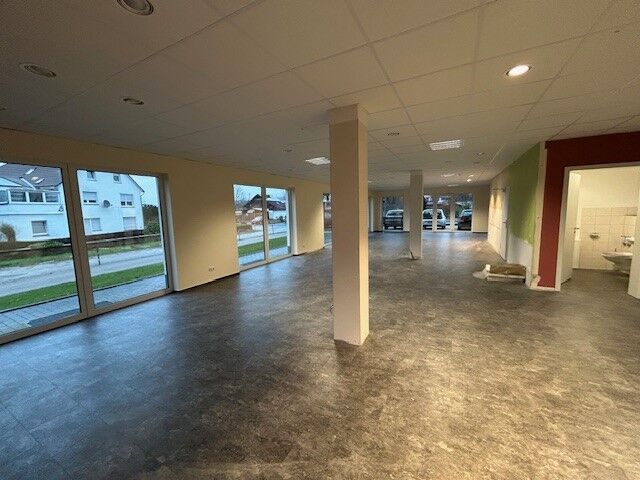 Immobilienangebot - Boffzen - Gewerbe - Attraktive Gewerbefläche in bester Lage – Ladenlokal in Boffzen