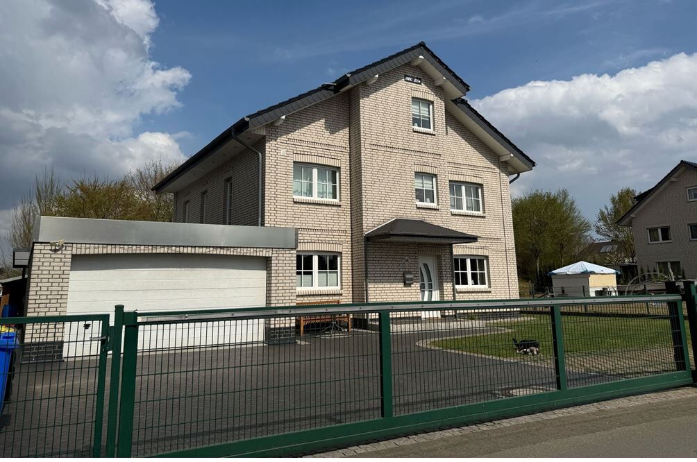Immobilienangebot - Steinheim - Alle - Traumhaftes 1-2 FH mit Doppelgarage in Steinheim – Ihr neues Zuhause wartet auf Sie!