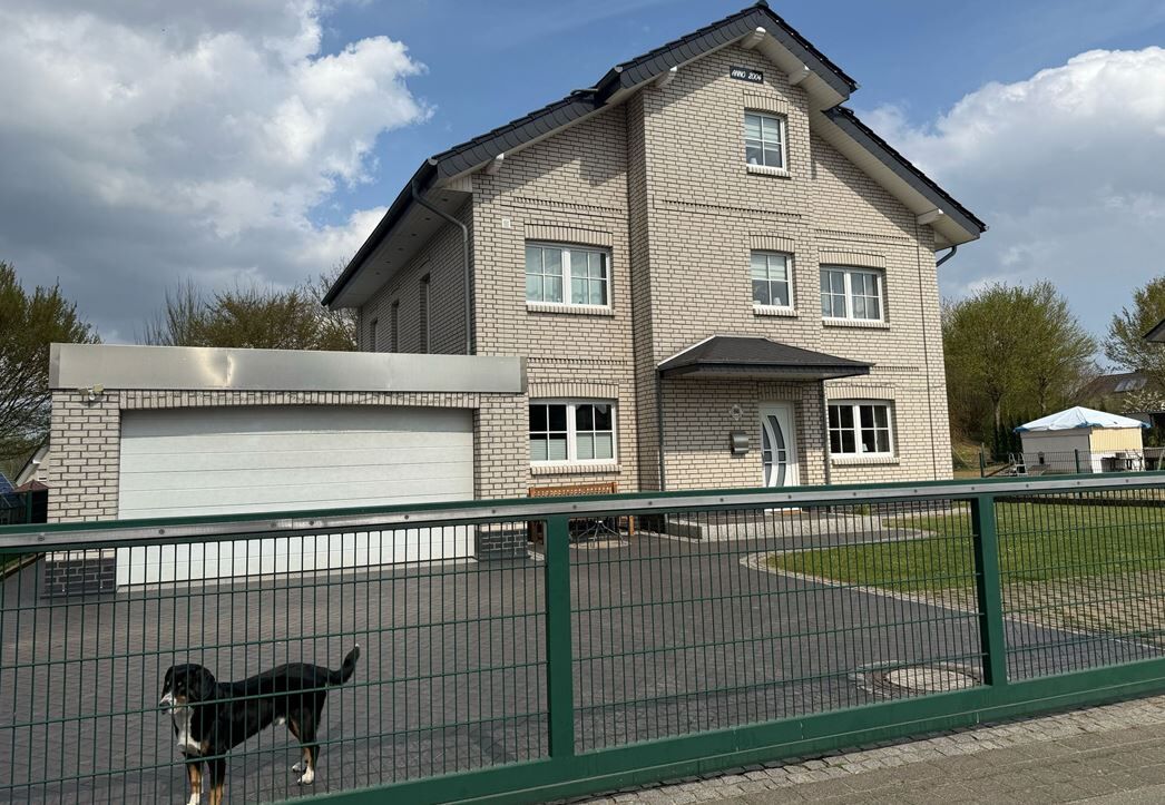 Immobilienangebot - Steinheim - Alle - Traumhaftes 1-2 FH mit Doppelgarage in Steinheim – Ihr neues Zuhause wartet auf Sie!