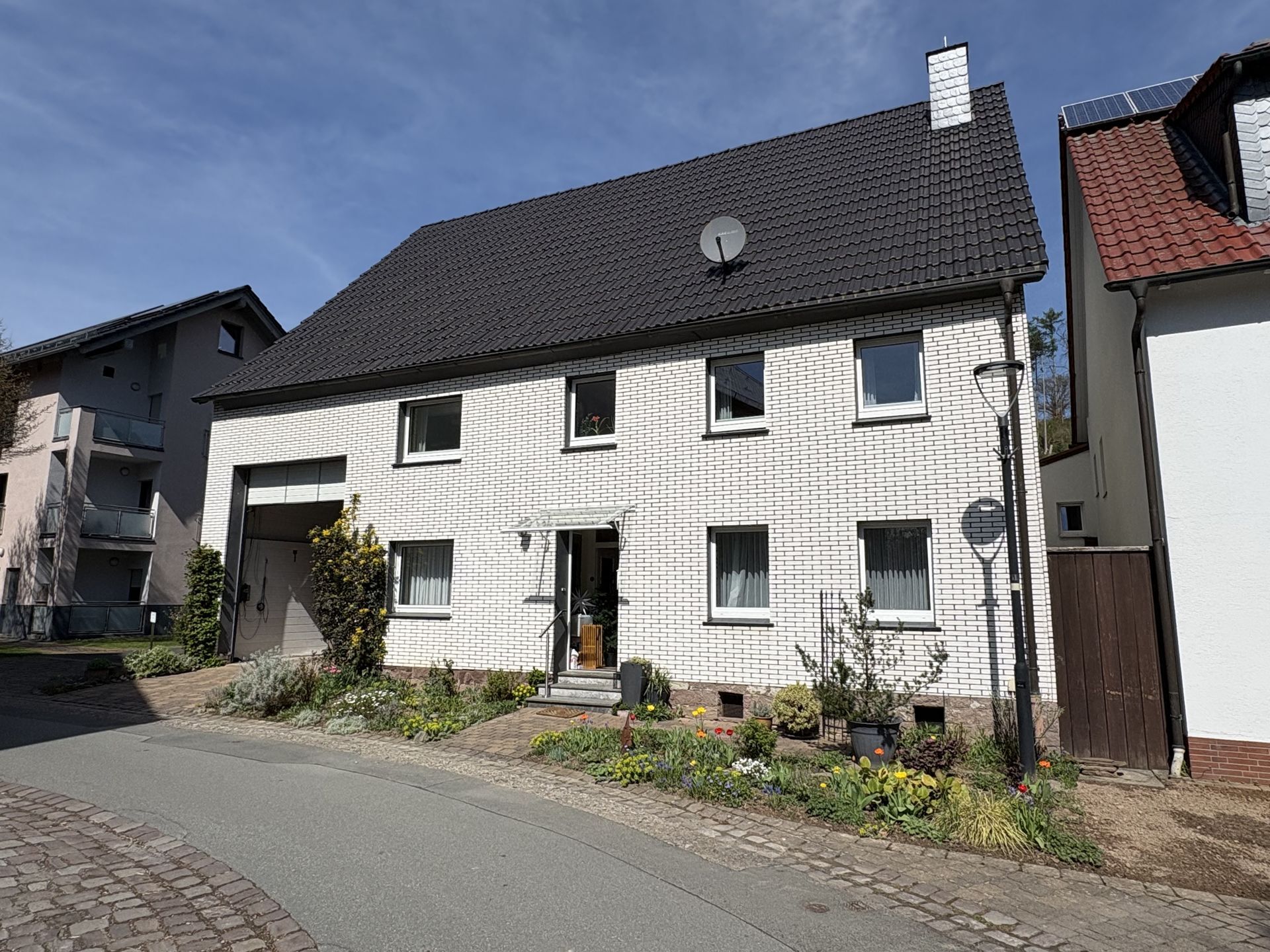 Immobilienangebot - Höxter / Lütmarsen - Alle - Gepflegtes Einfamilienhaus in ruhiger Lage