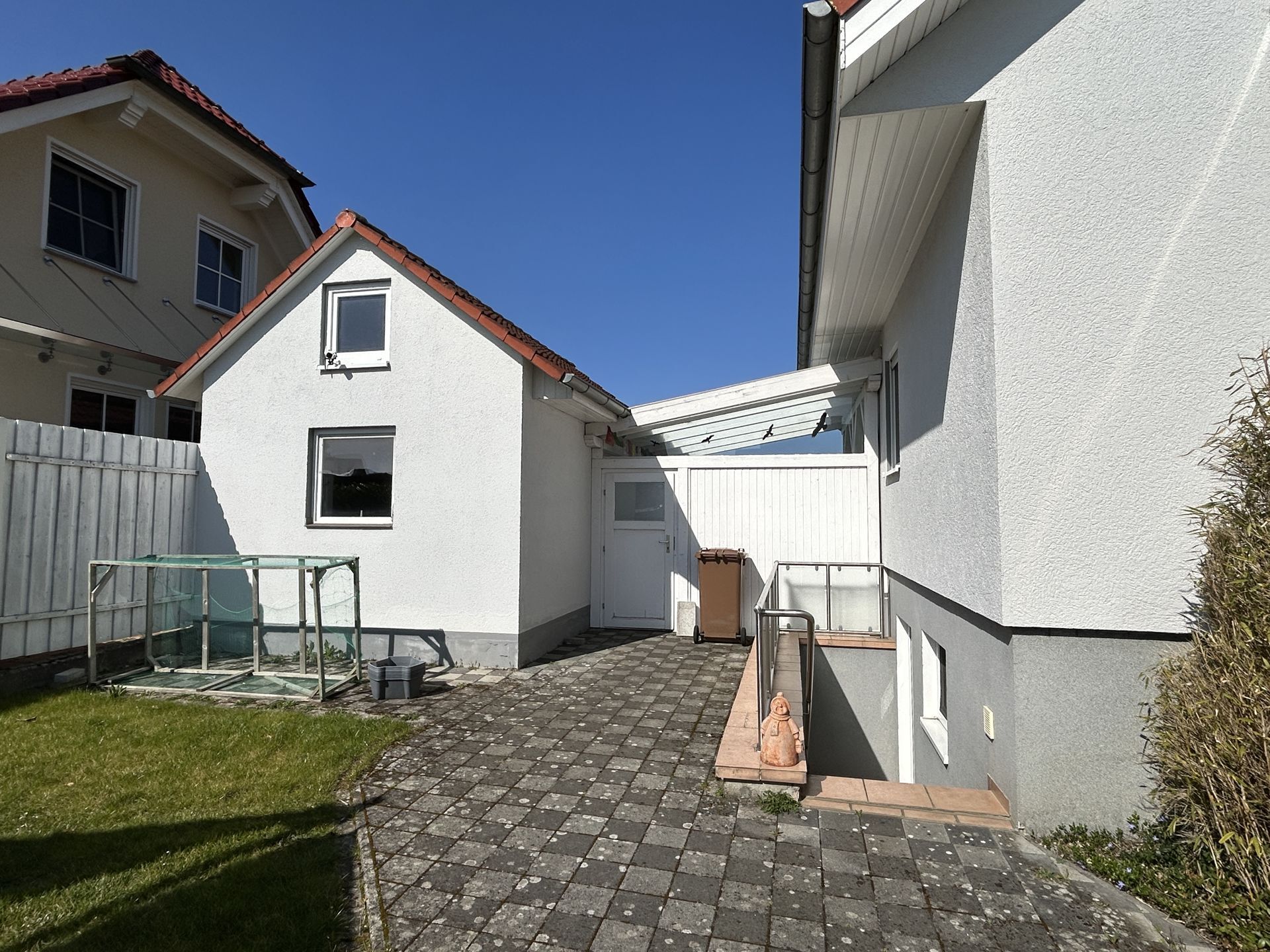 Immobilienangebot - Breuna / Wettesingen - Alle - Modernes Einfamilienhaus in Breuna-Wettesingen